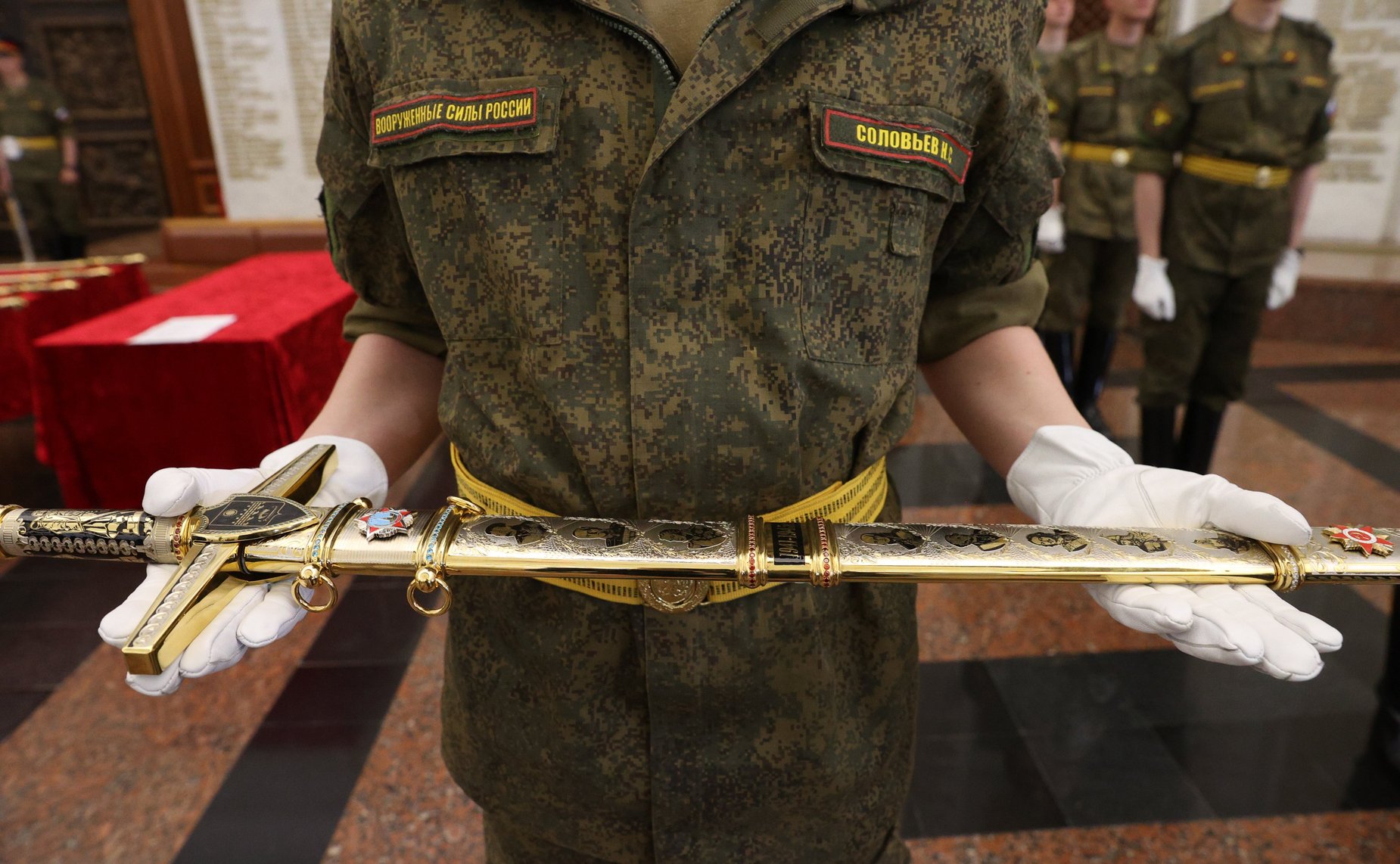 Торжественная церемония передачи «Мечей Победы» Городам воинской славы