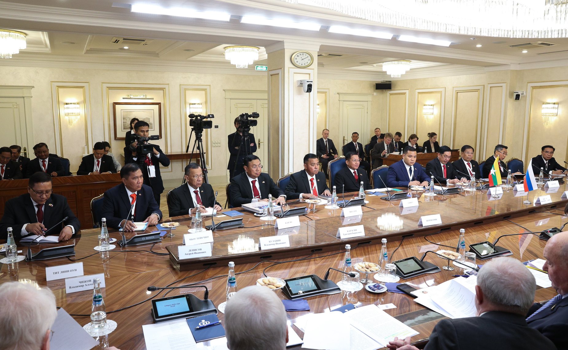 Валентина Матвиенко провела встречу с Премьер-министром Республики Союз Мьянма Мин Аун Хлайном