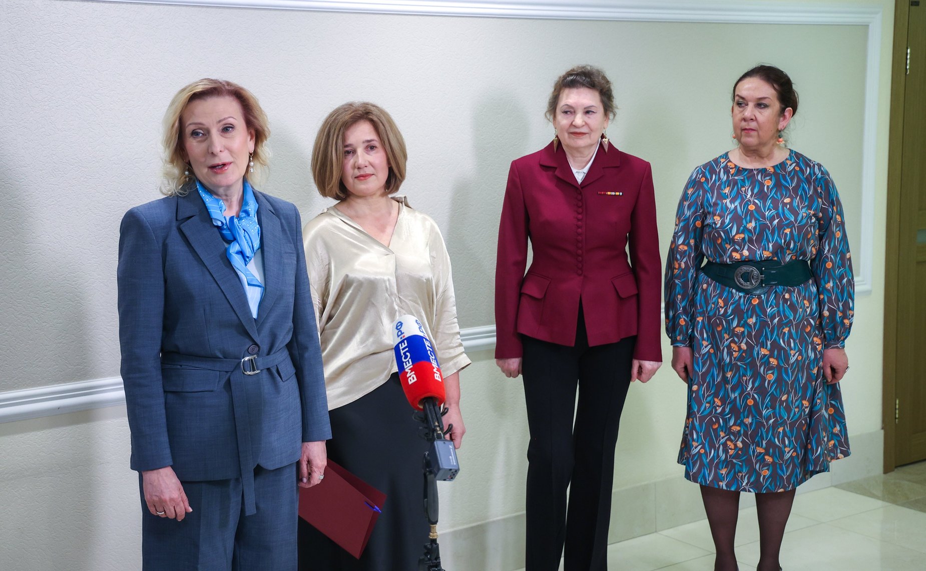 В Совете Федерации открылась художественная выставка, посвященная диалогу культур России и Узбекистана