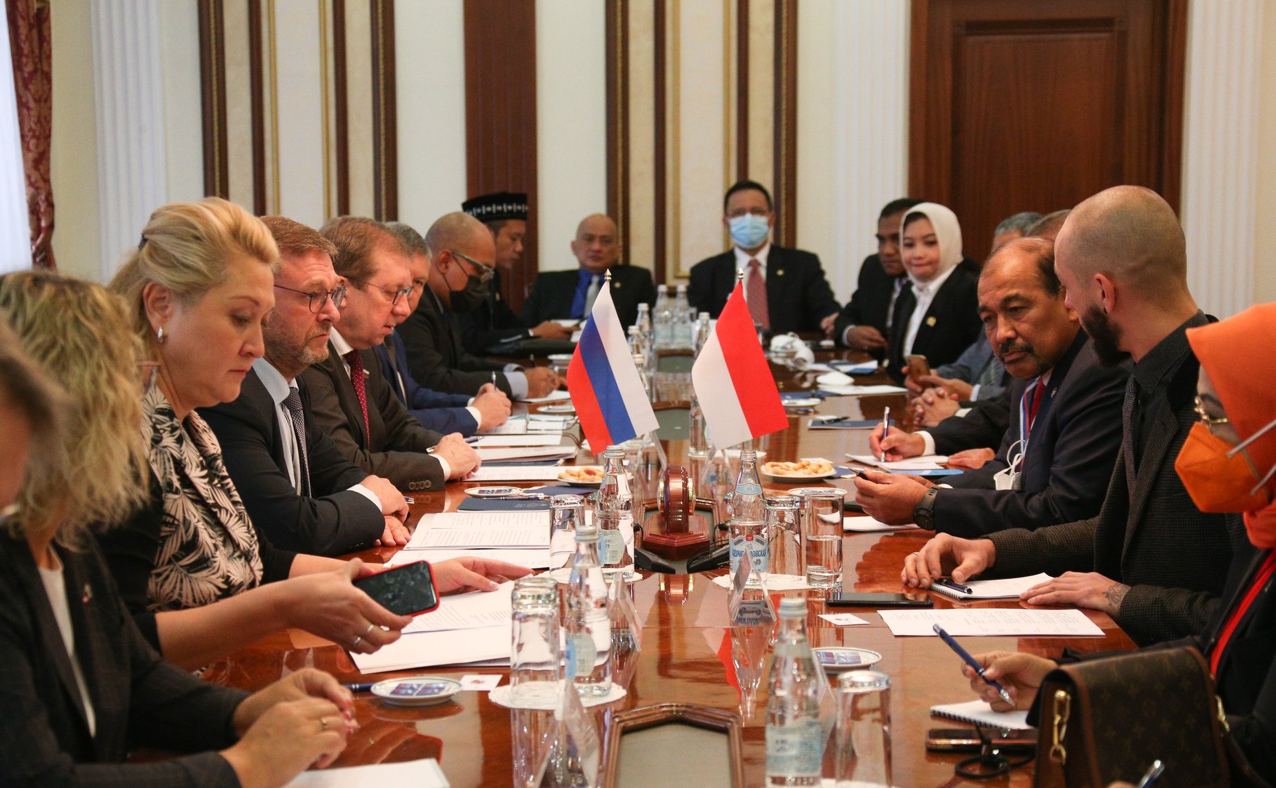 Встреча заместителя Председателя СФ Константина Косачева с заместителем Председателя Совета представителей регионов Республики Индонезии