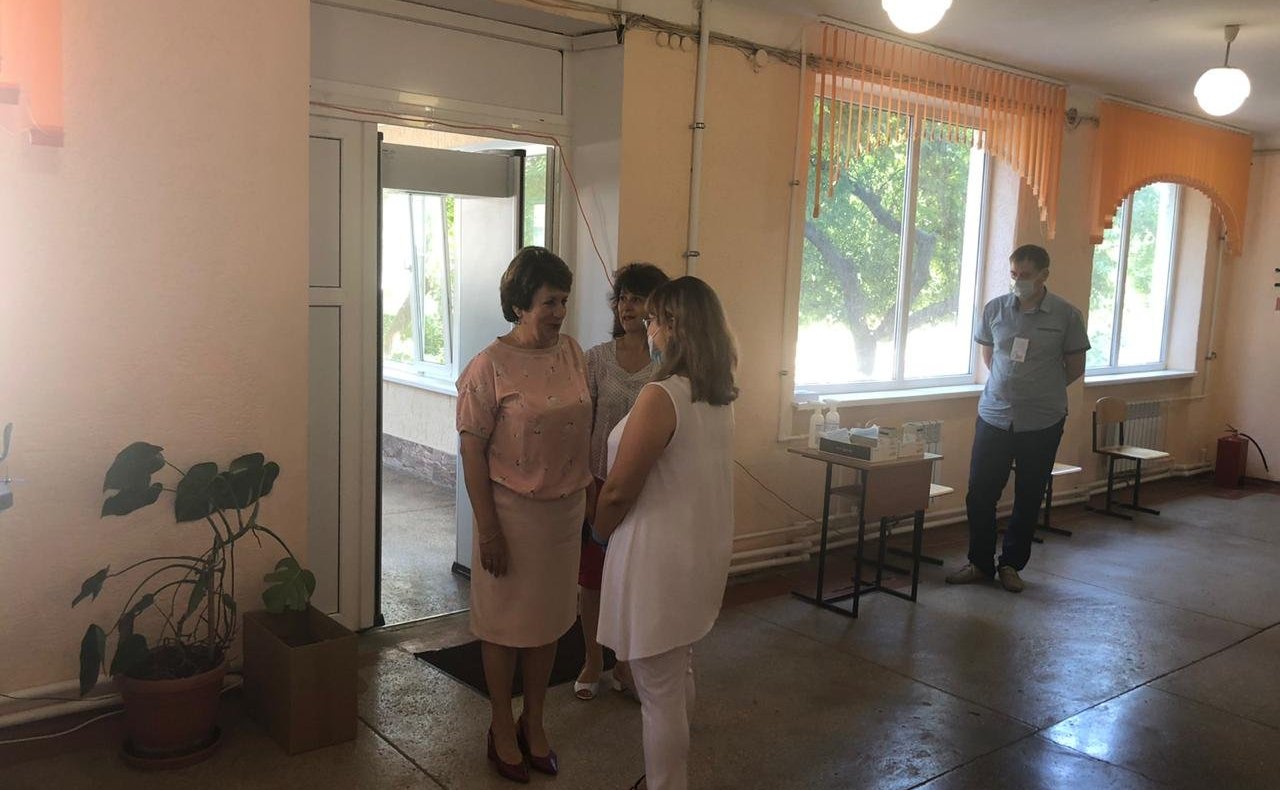 Екатерина Алтабаева в день голосования посетила избирательные участки в Севастополе