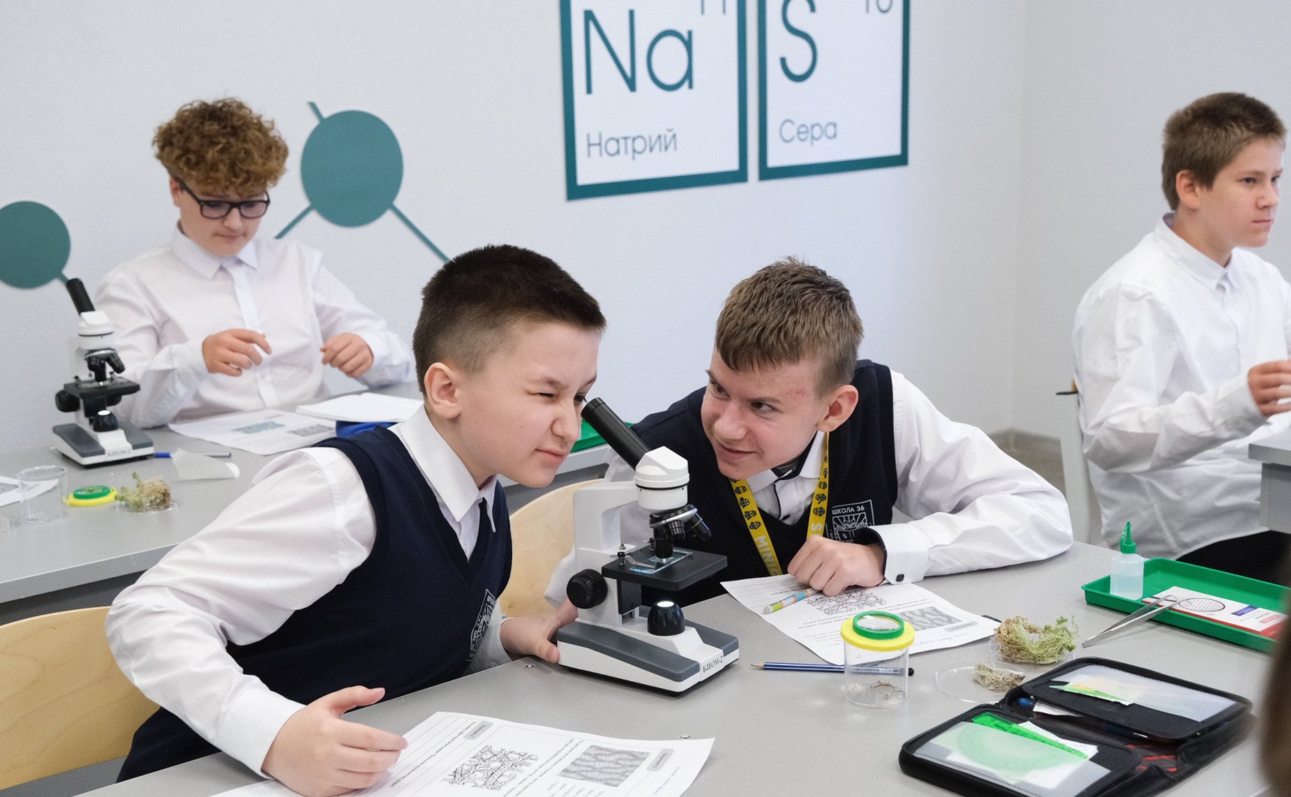 В рамках работы Х Парламентского форума «Историко-культурное наследие России» в Великом Новгороде Валентина Матвиенко посетила детскую общеобразовательную школу имени Г.Р. Державина и Дом музыки имени С.В. Рахманинова