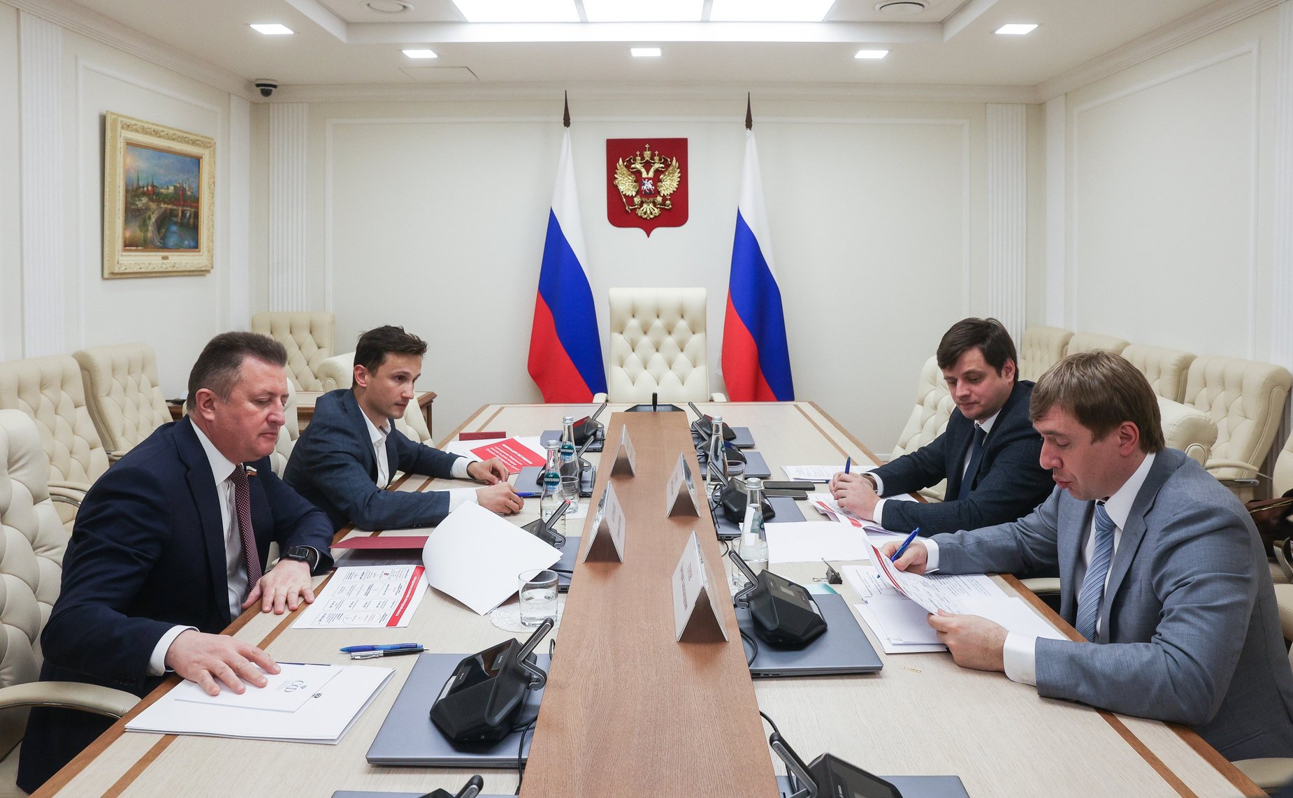 Встреча сенатора Евгения Богомазова с Министром молодежной политики Вологодской области и руководителем Федерального агентства по делам молодежи Григорием Гуровым