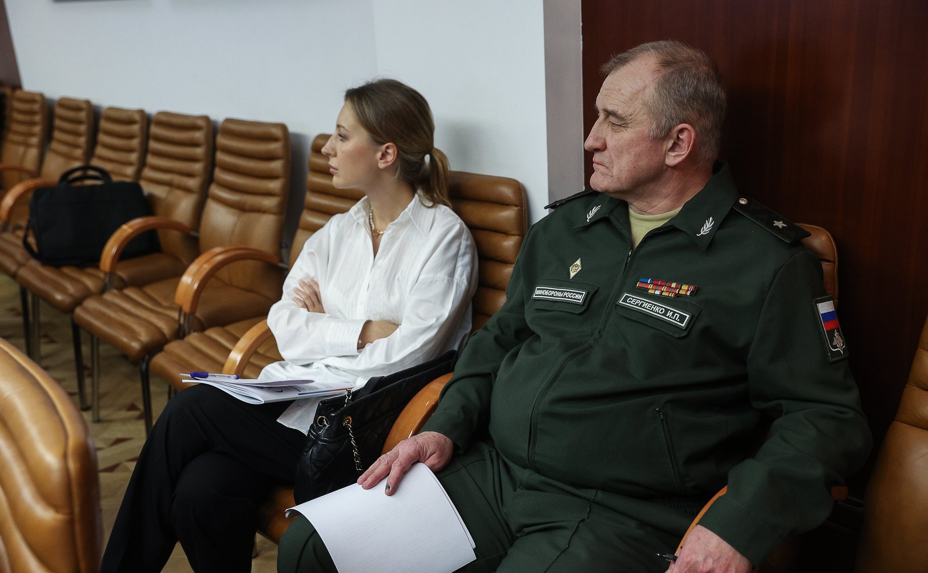 Круглый стол Комитета СФ по обороне и безопасности, посвященный итогам и актуальных проблемам создания в субъектах РФ УМЦ (лагерей) военно-патриотического воспитания молодежи