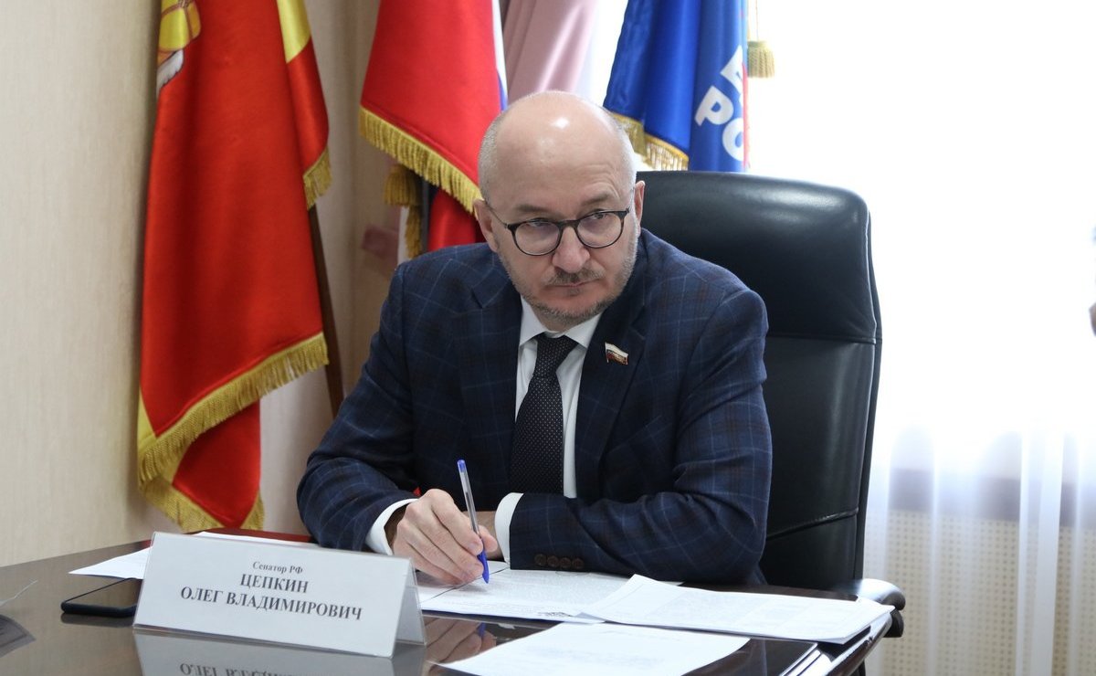 Олег Цепкин провел прием граждан в Челябинске