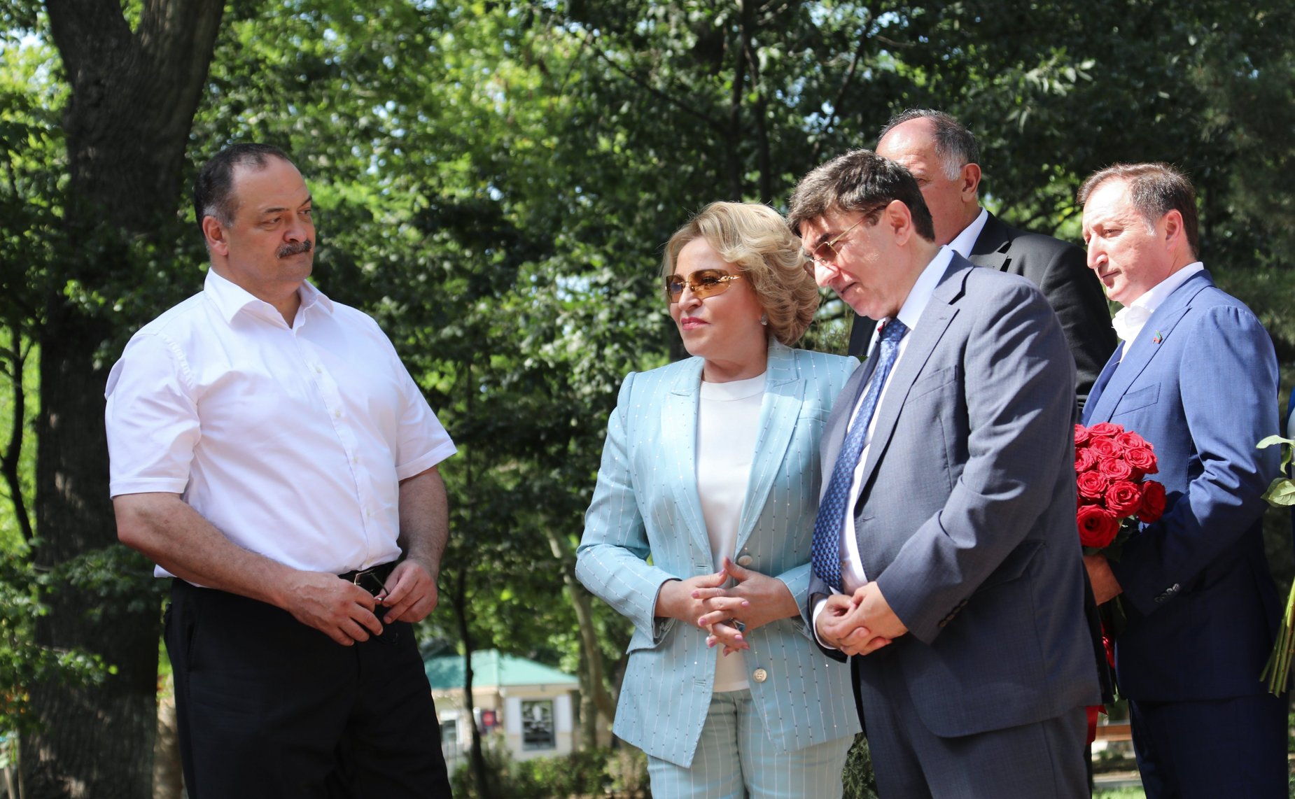 Открытие мемориальной доски и возложение цветов к памятнику Фазу Алиевой