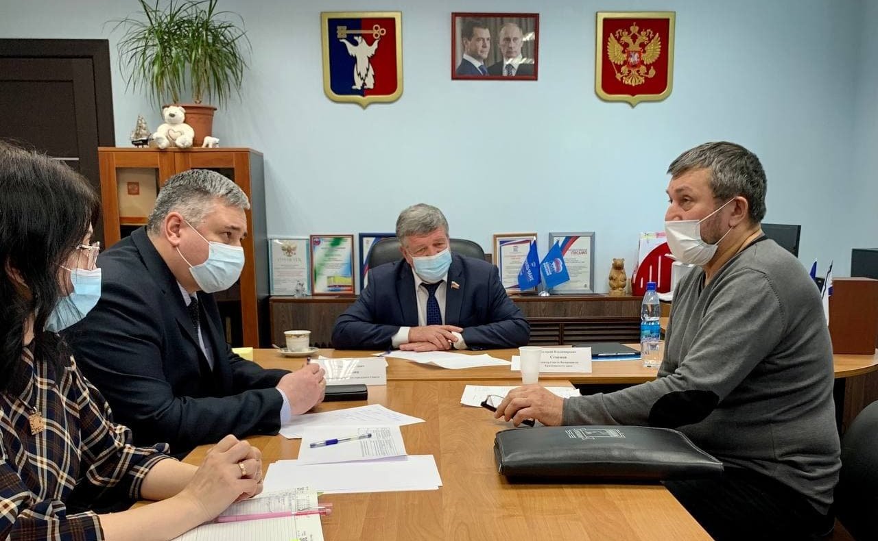 Валерий Семенов провел встречу с жителями района Талнах