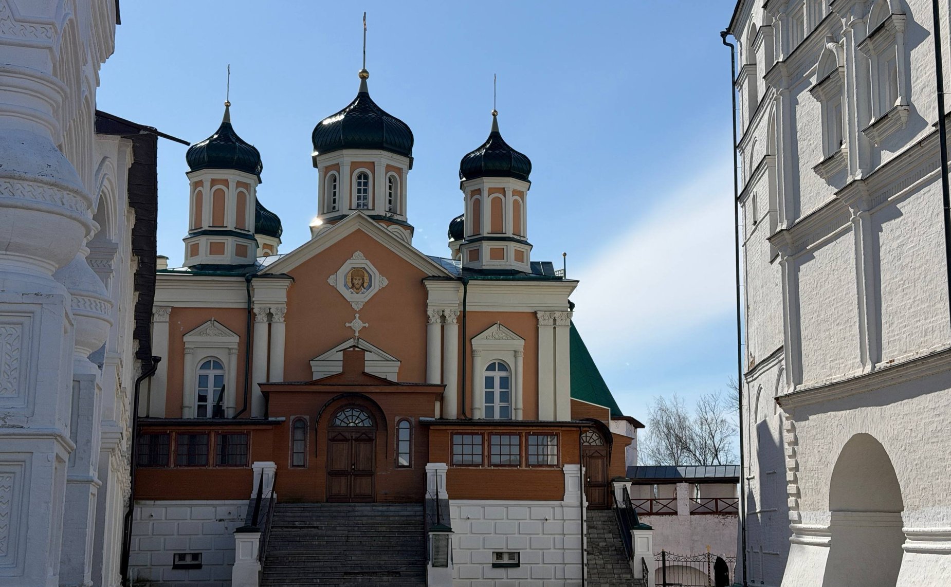 Участники встречи с активом регионального отделения Российского военно-исторического общества обсудили подготовку к 700-летию Ипатьевского монастыря, сохранение исторической памяти