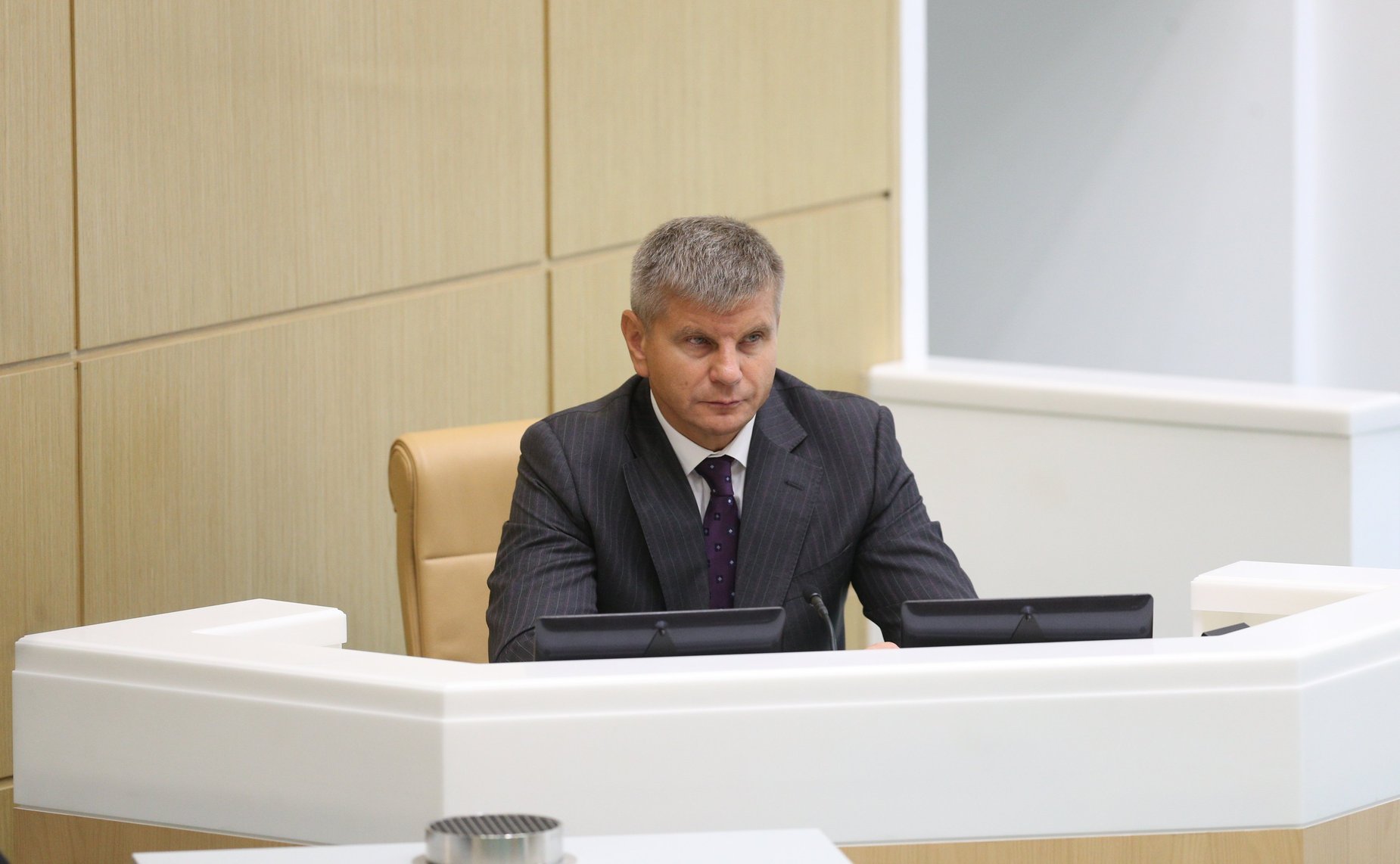 Геннадий Голов