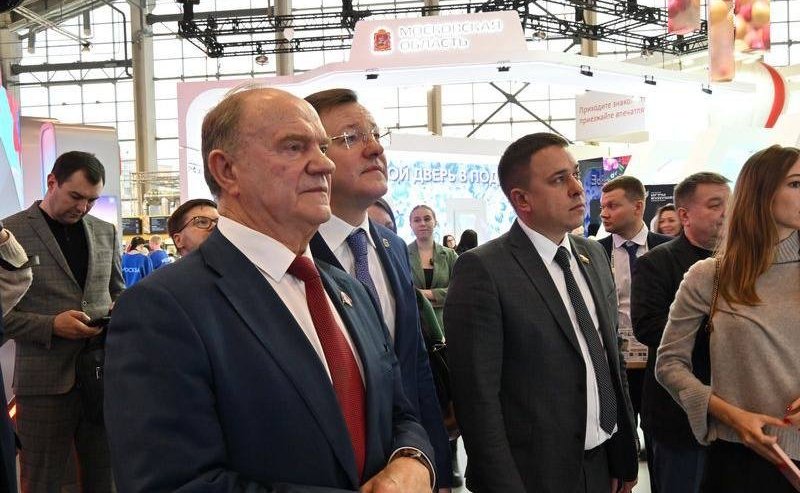 Айрат Гибатдинов и Сергей Рябухин приняли участие в открытии экспозиции Ульяновской области в рамках выставки-форума «Россия» на ВДНХ