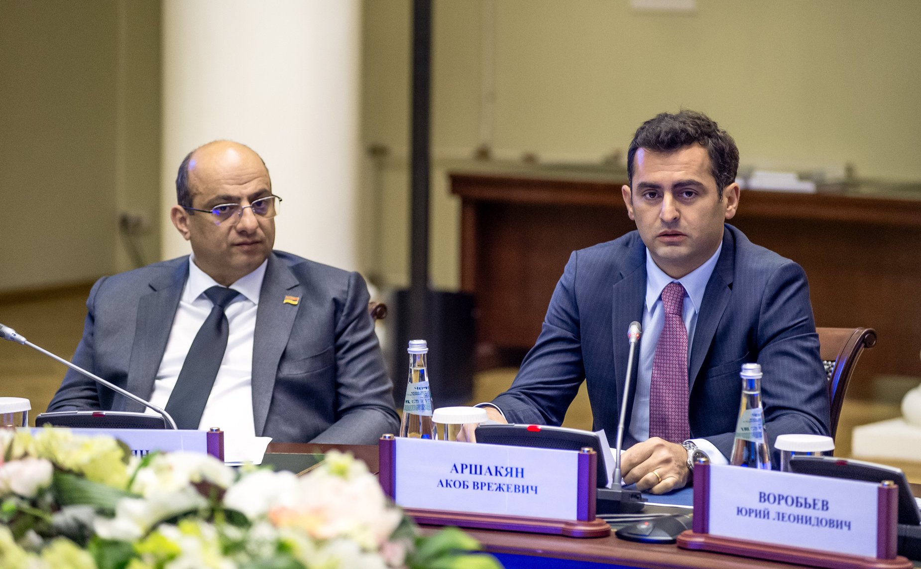 Заместитель Председателя Совета Федерации Юрий Воробьев и заместитель Председателя Национального Собрания Республики Армения Акоб Аршакян провели встречу в Санкт-Петербурге
