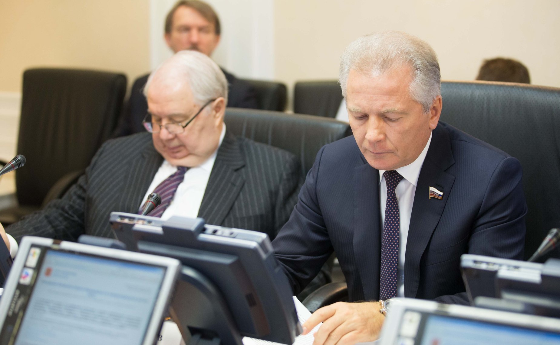 В. Пономарев