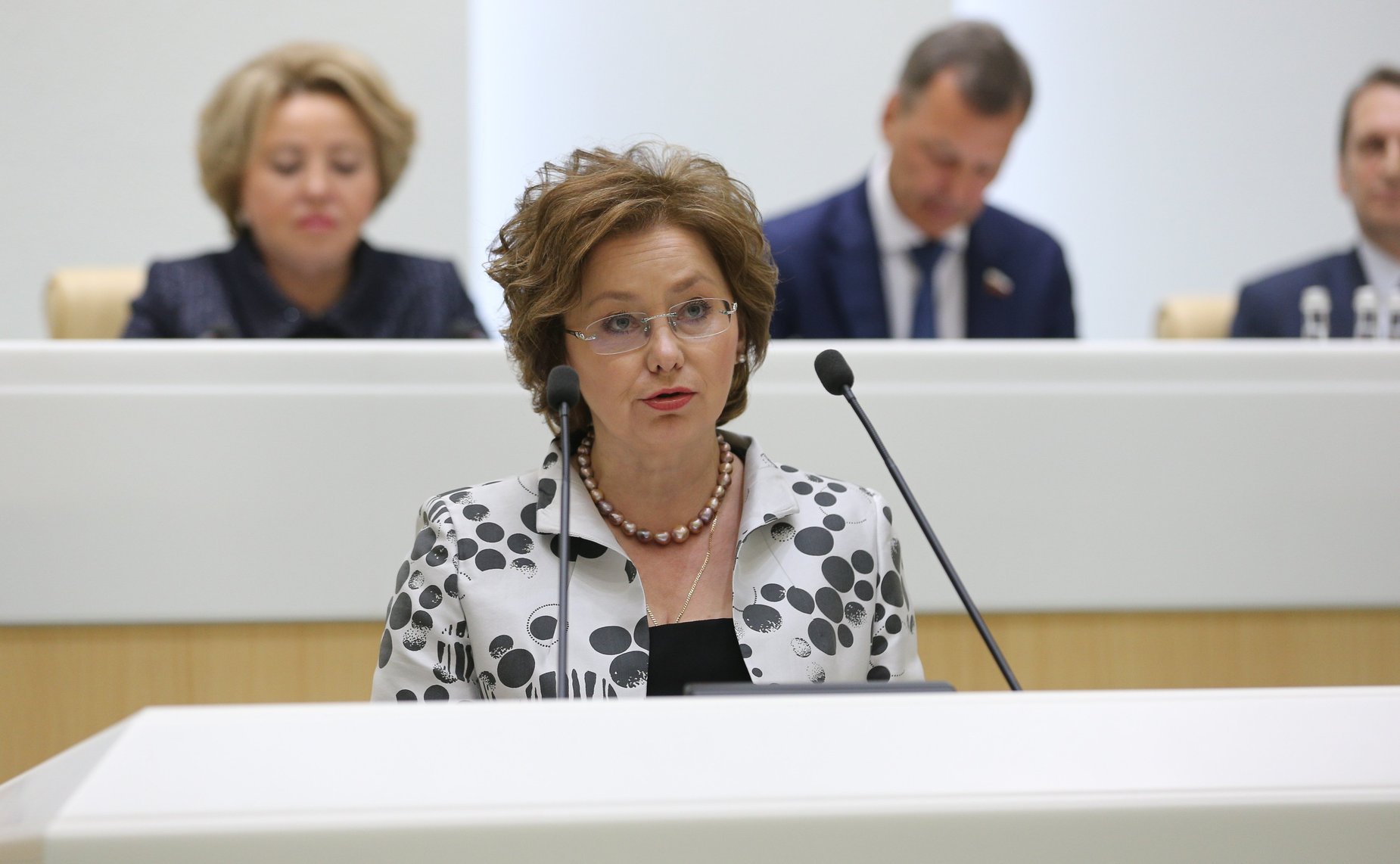 Пленарное заседание Х Парламентских встреч в рамках ХХХ Международных образовательных чтений «К 350-летию со дня рождения Петра I: секулярный мир и религиозность»