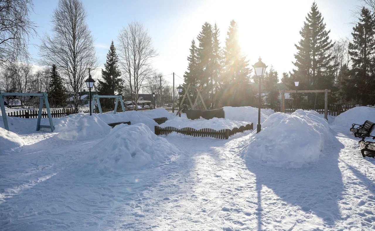 Денис Гусев в ходе работы в регионе посетил сельское поселение Коткино Заполярного района