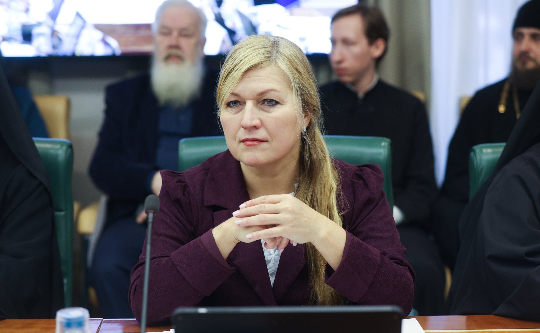 Круглый стол «Становление современной общественно-государственной модели воспитания гражданина и патриота (анализ опыта взаимодействия государственных и религиозных институтов)» (в рамках XIV Рождественских парламентских встреч)