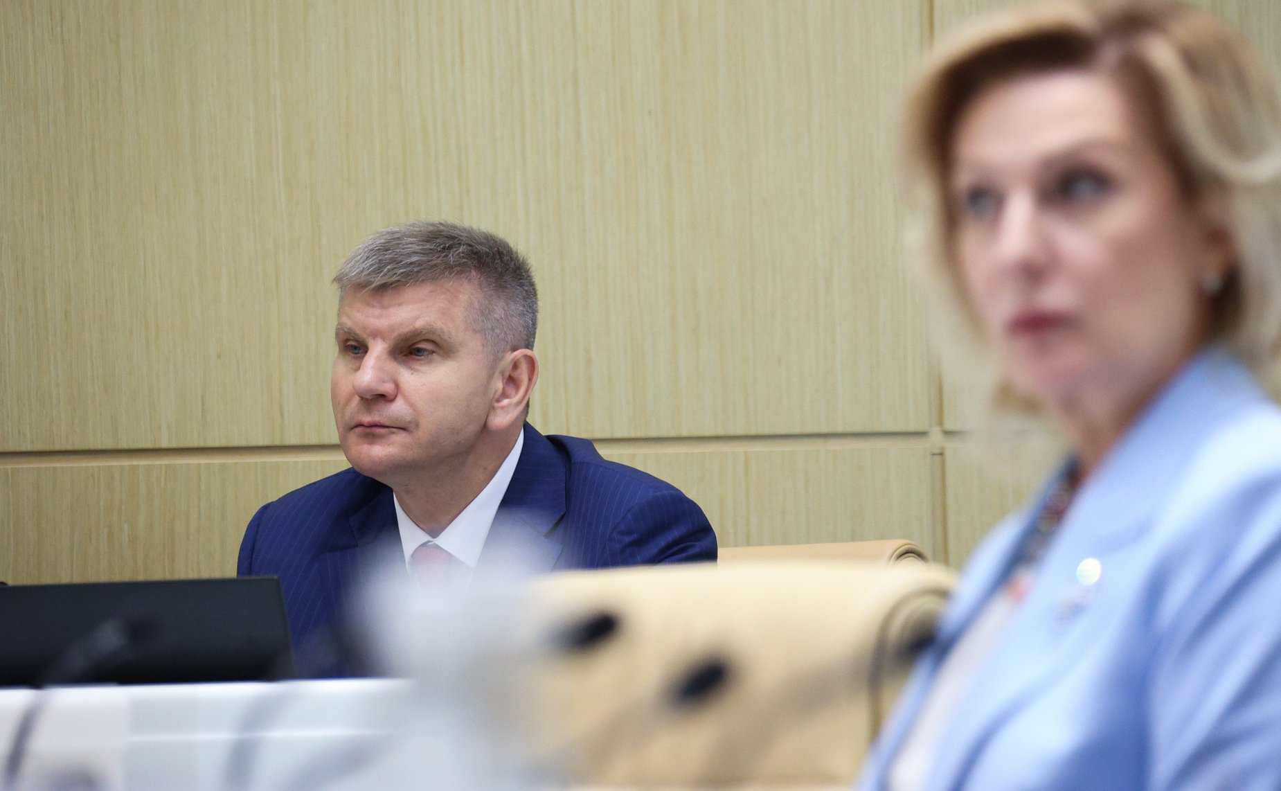 Геннадий Голов