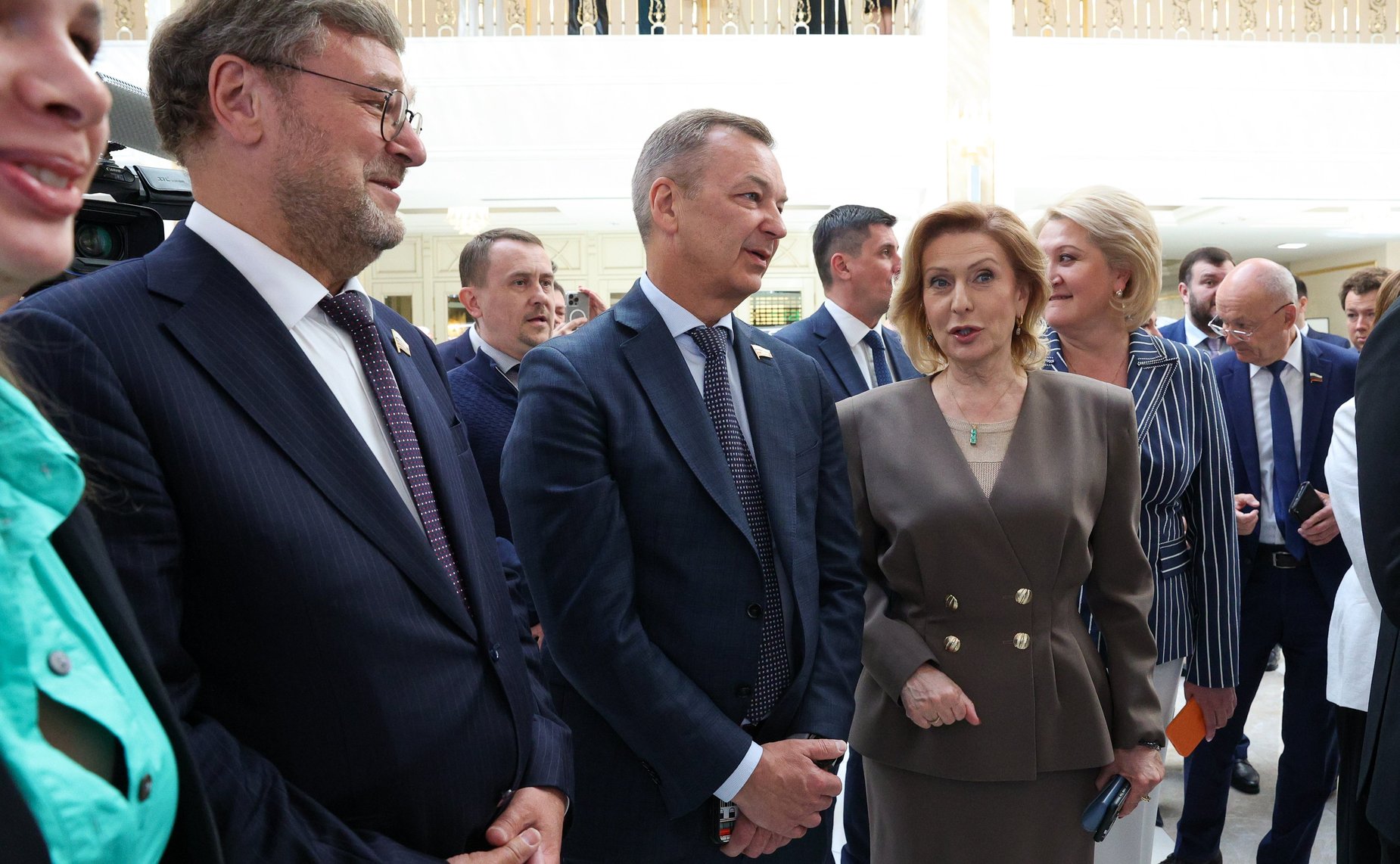 Валентина Матвиенко и Герман Греф осмотрели выставку «Сбербанка России»