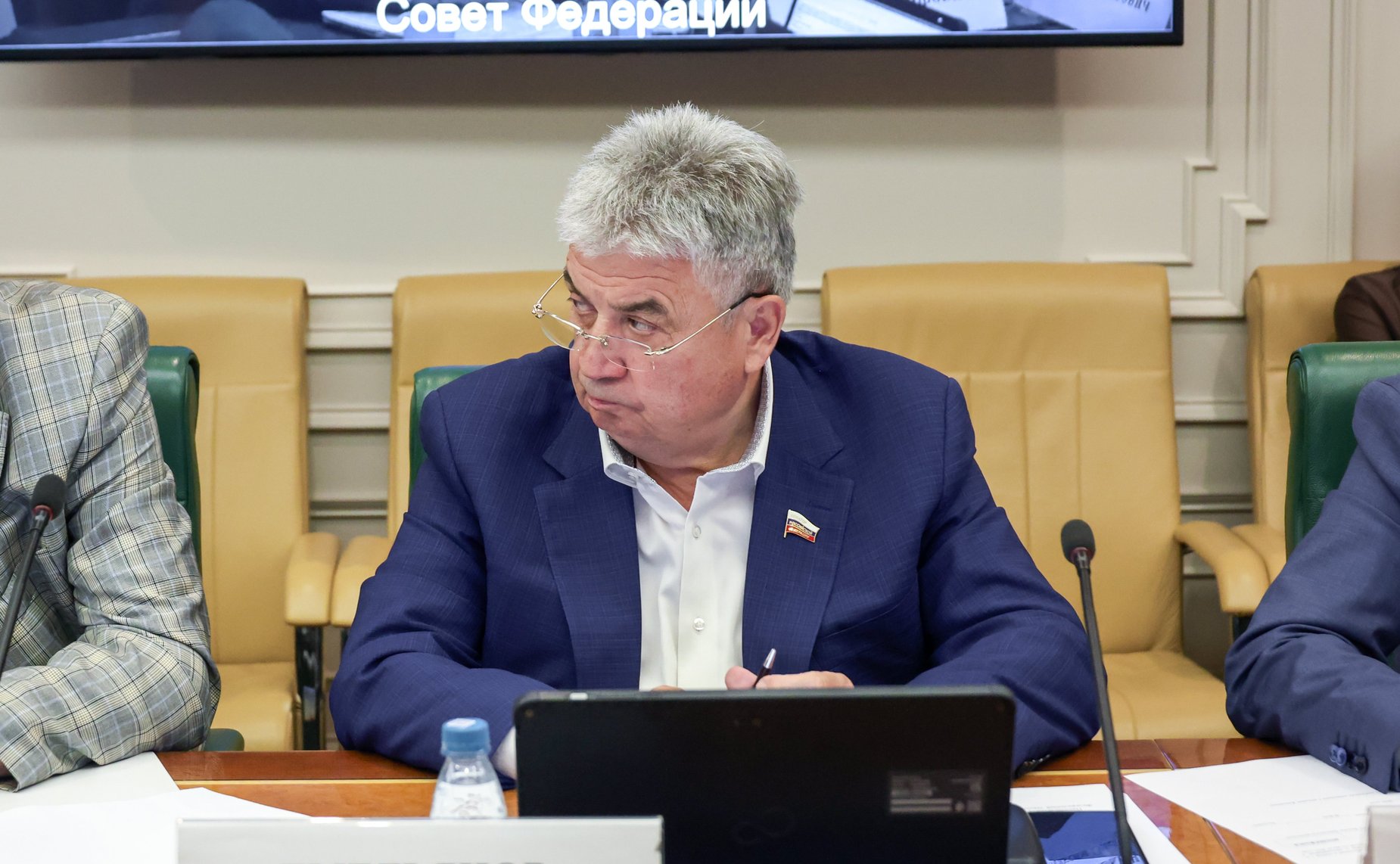 Геннадий Емельянов