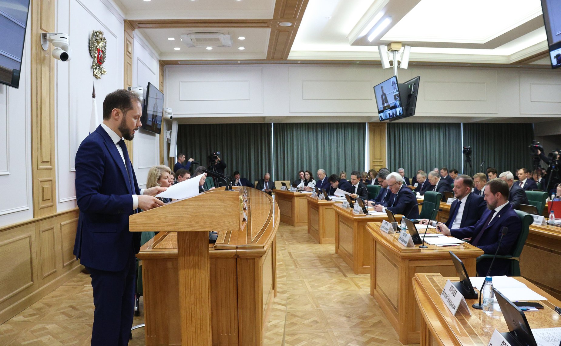 Парламентские слушания на тему «Вопросы повышения эффективности управления многоквартирными домами: основные подходы и предложения»
