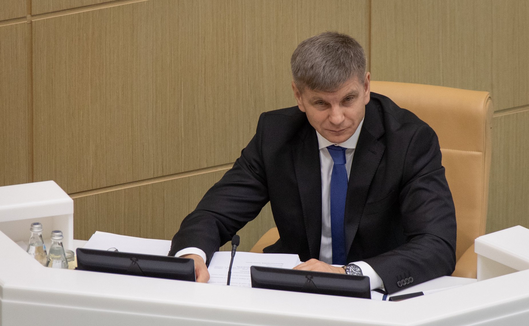 Геннадий Голов