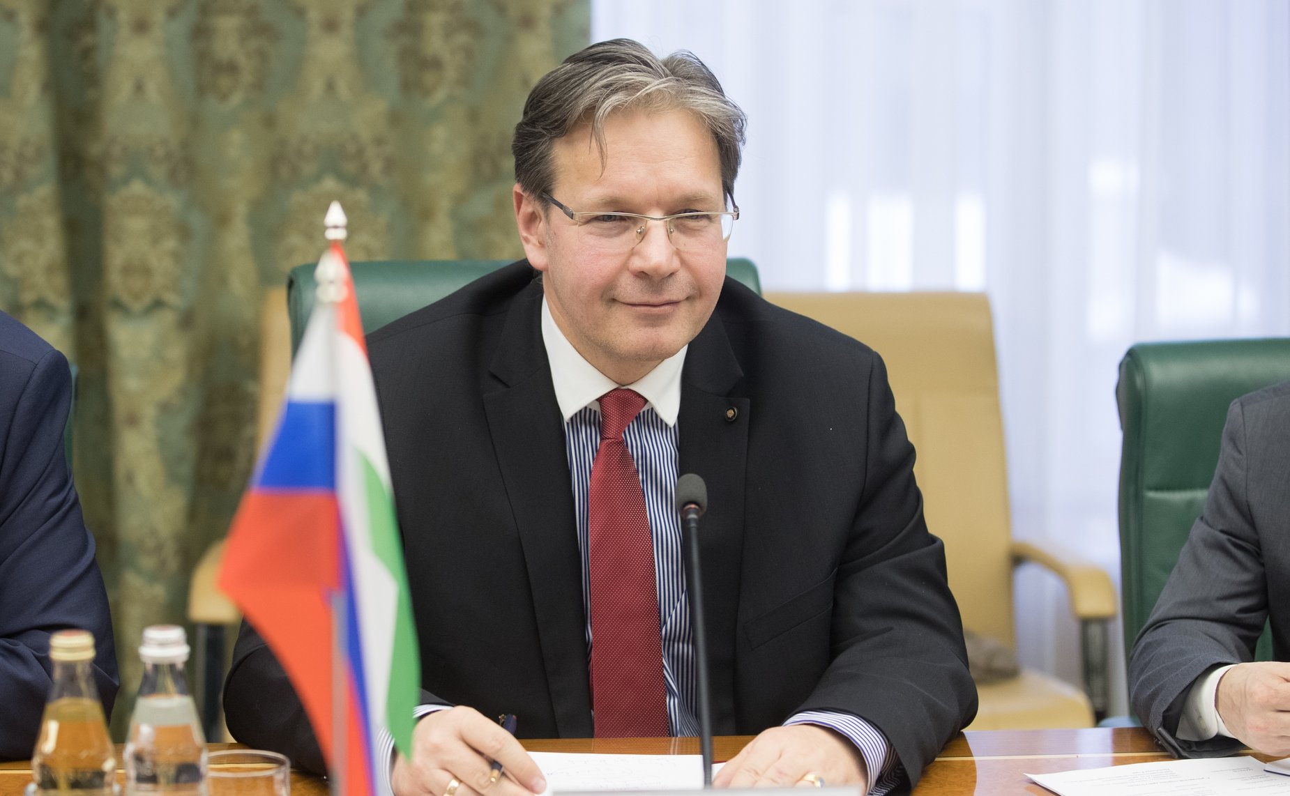 Встреча А. Клишаса с председателем Комитета Государственного собрания Венгрии по вопросам юстиции И. Вейкеем
