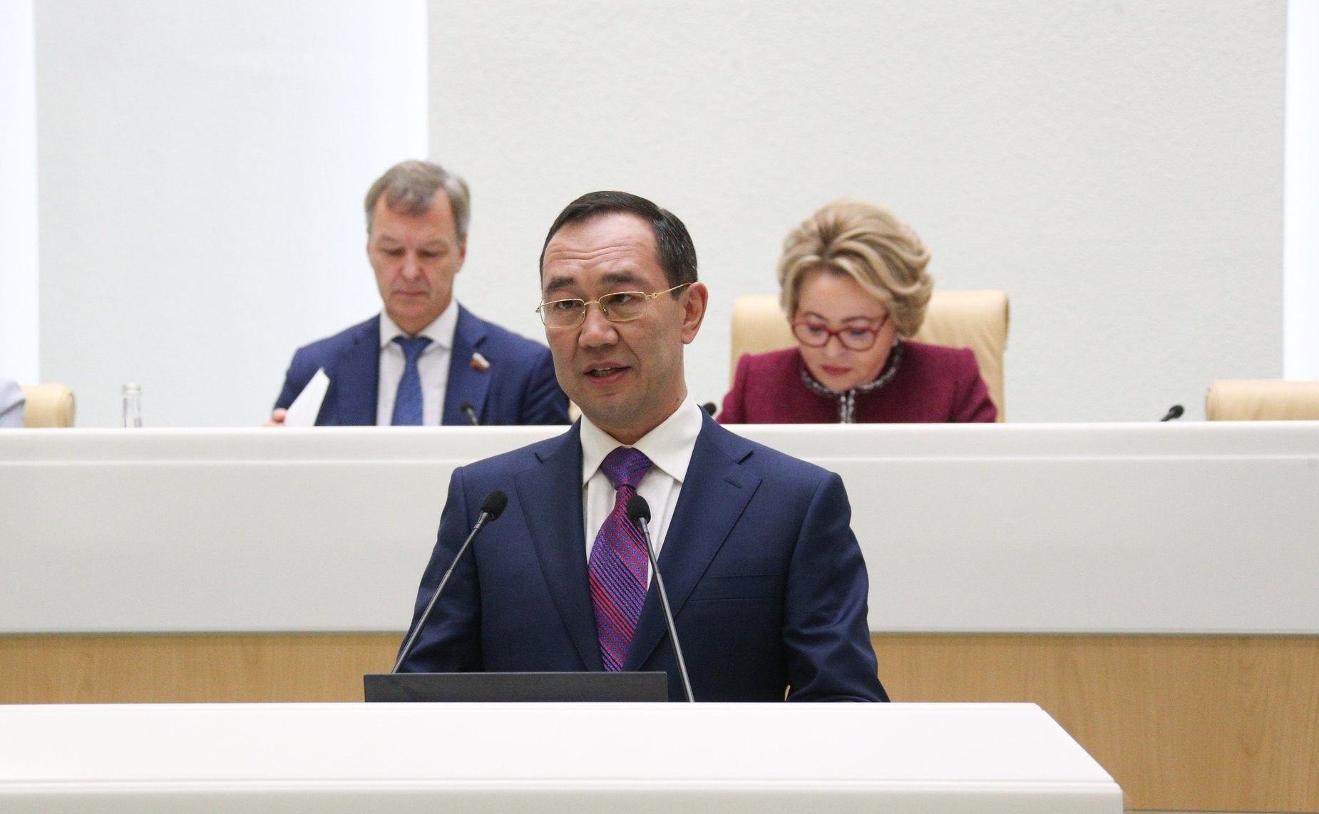 Айсен Николаев