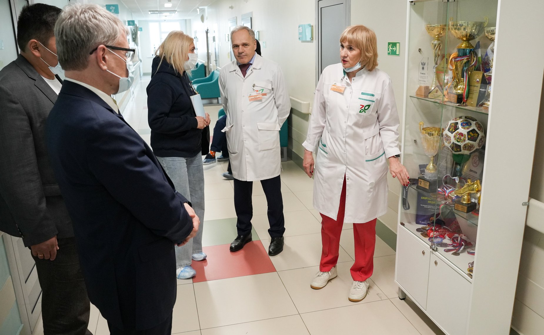 Сенаторы посетили госпиталь для ветеранов войн и Республиканский лечебно-реабилитационный центр на базе городской клинической больницы №7 им. М. Н. Садыкова