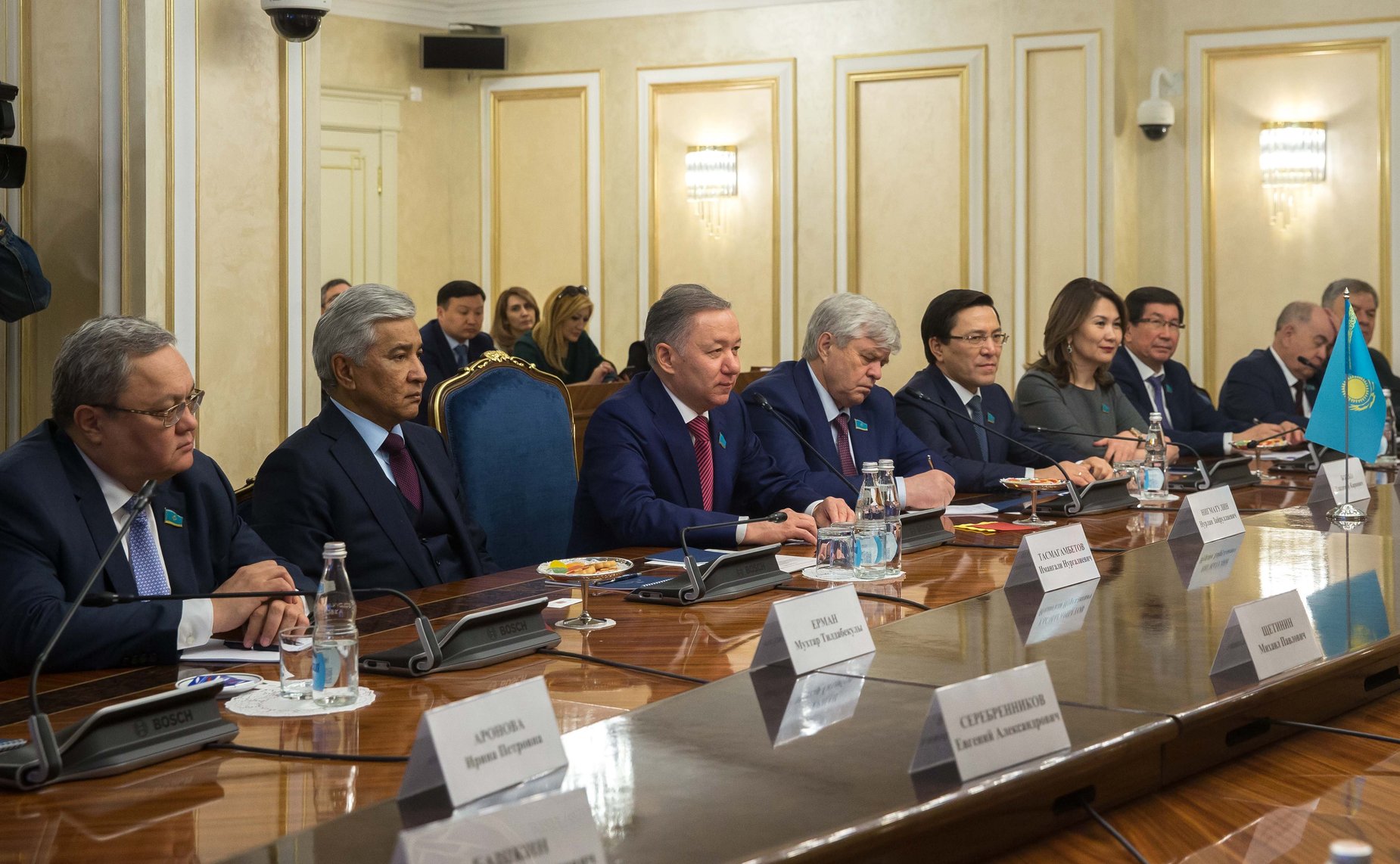 Встреча И. Умаханова с Председателем Мажилиса Парламента Республики Казахстан Н. Нигматулиным