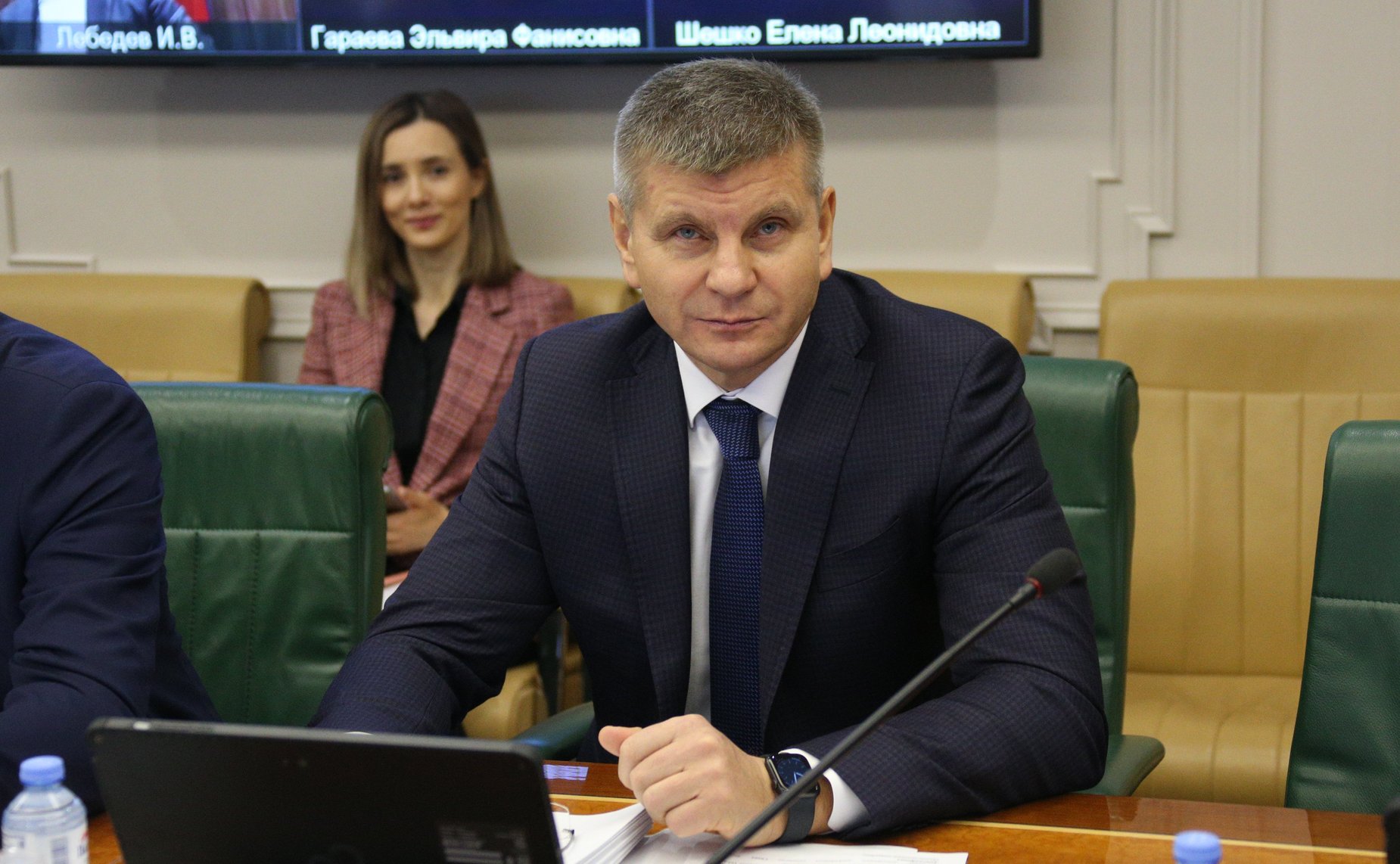 Геннадий Голов