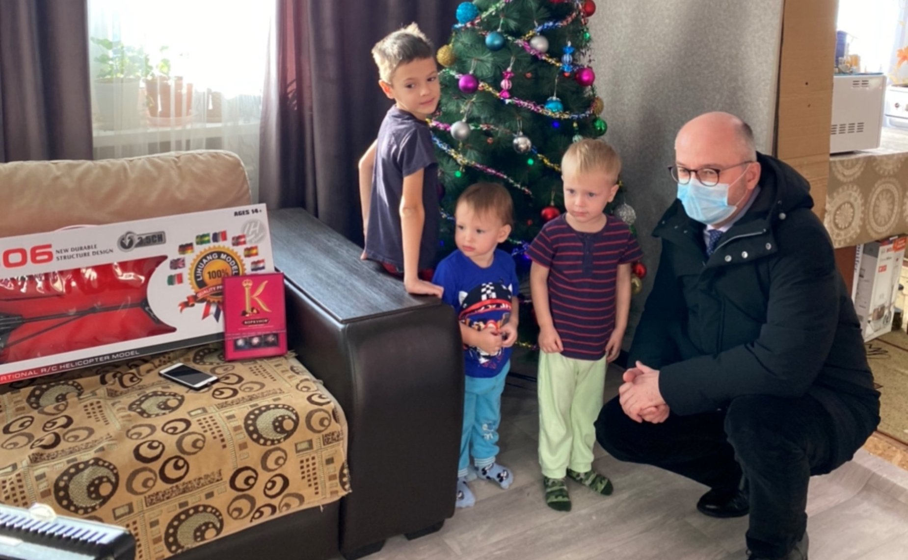 Олег Цепкин исполнил мечты детей в рамках акции «Ёлка желаний»