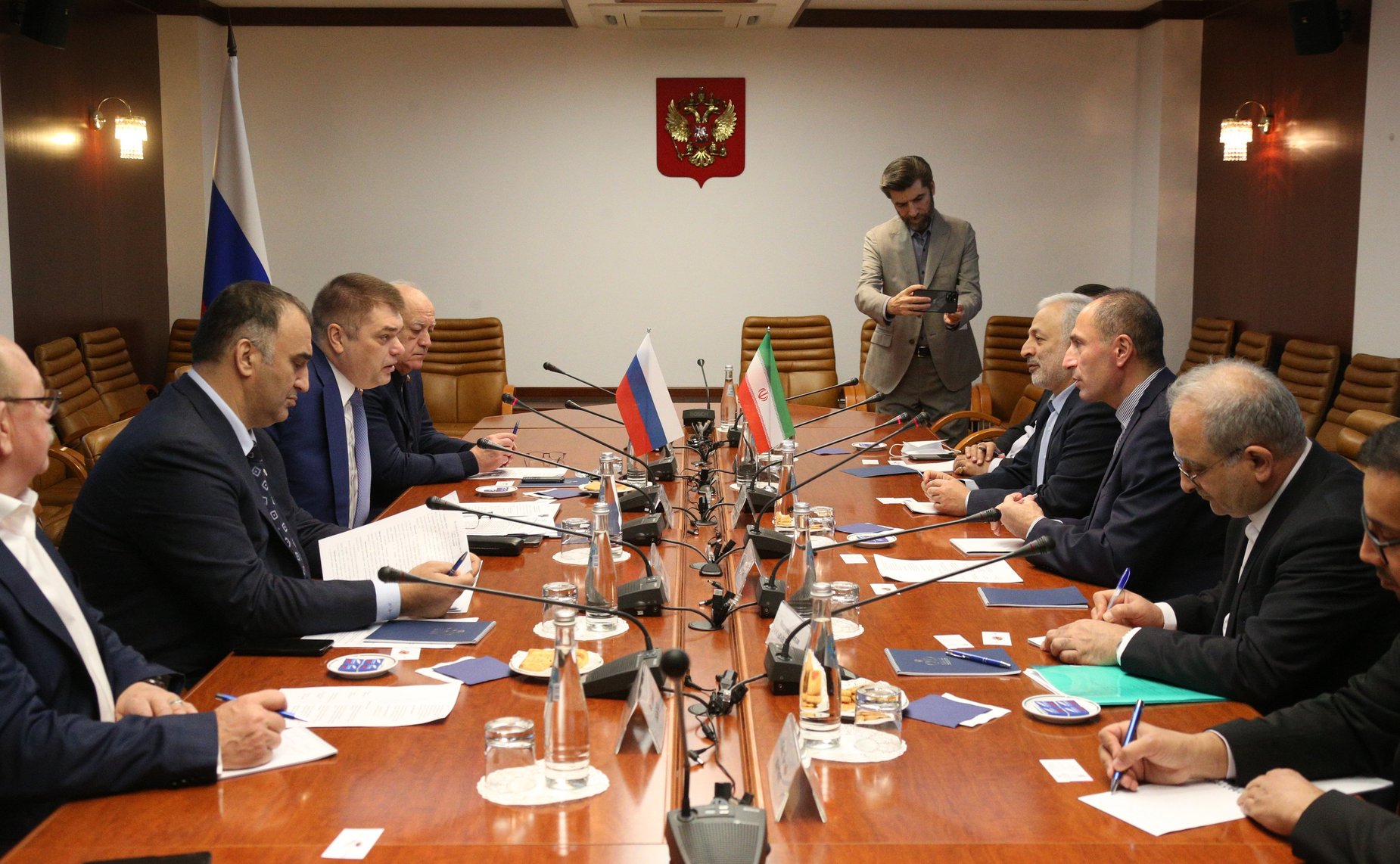 Встреча руководителя группы по сотрудничеству СФ с Собранием исламского совета Исламской Республики Иран, первого заместителя председателя Комитета СФ по науке, образованию и культуре Дмитрия Василенко с Председателем Комиссии по национальной безопасности
