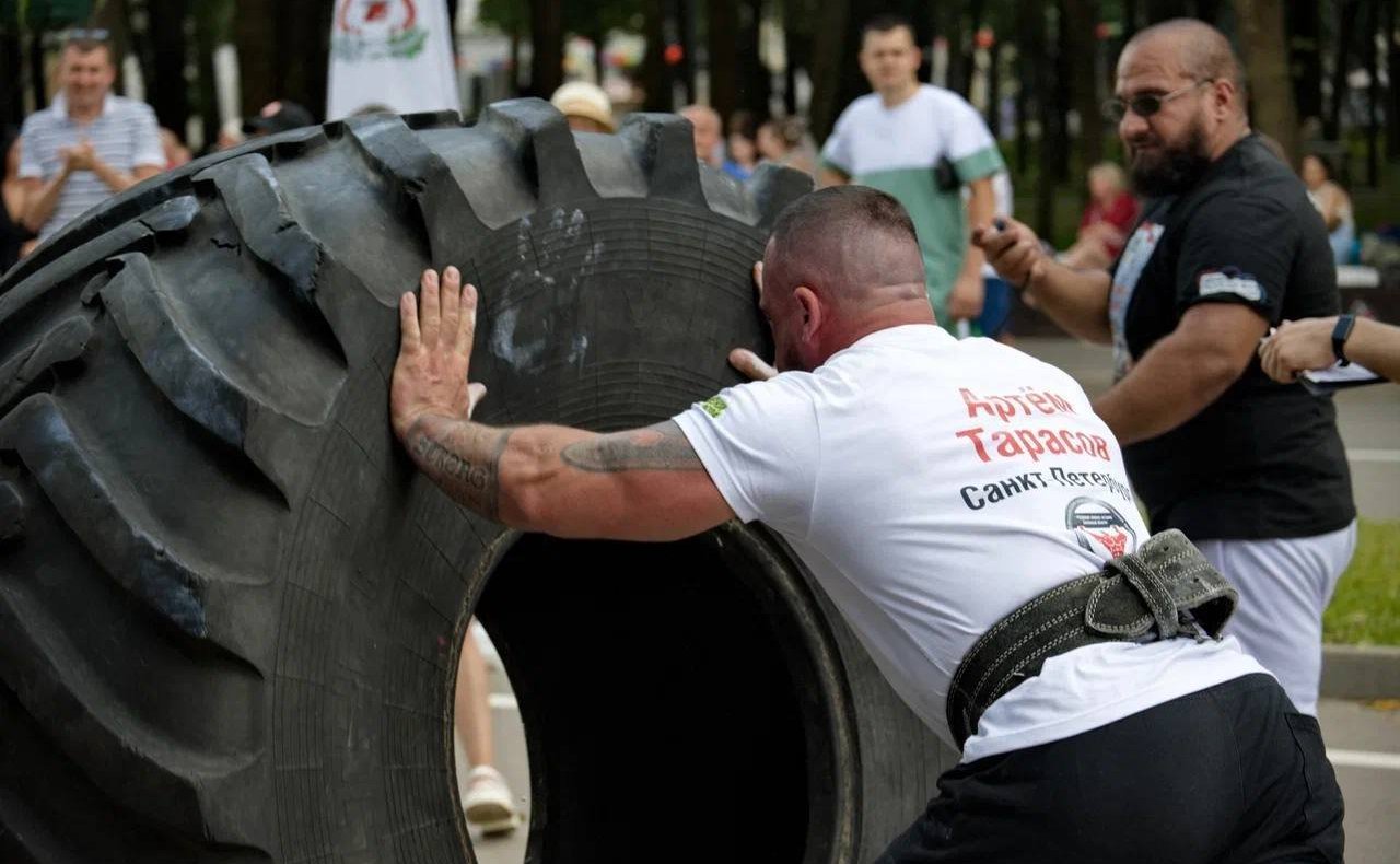 Руслан Смашнев и Артем Малащенков приняли участие в организации турнира по силовому экстриму