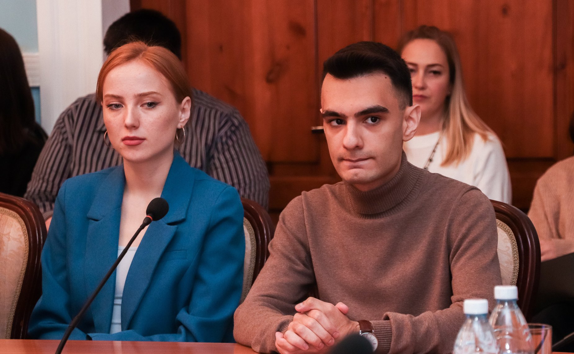 Юрий Воробьев провел встречу с представителями студенческих сообществ и объединений региона на тему «Мир сегодня»