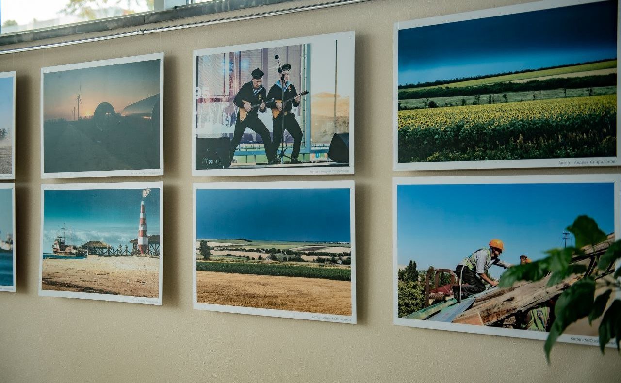 Екатерина Алтабаева открыла выставку, посвящённую воссоединению ДНР, ЛНР, Запорожской и Херсонской областей с Россией