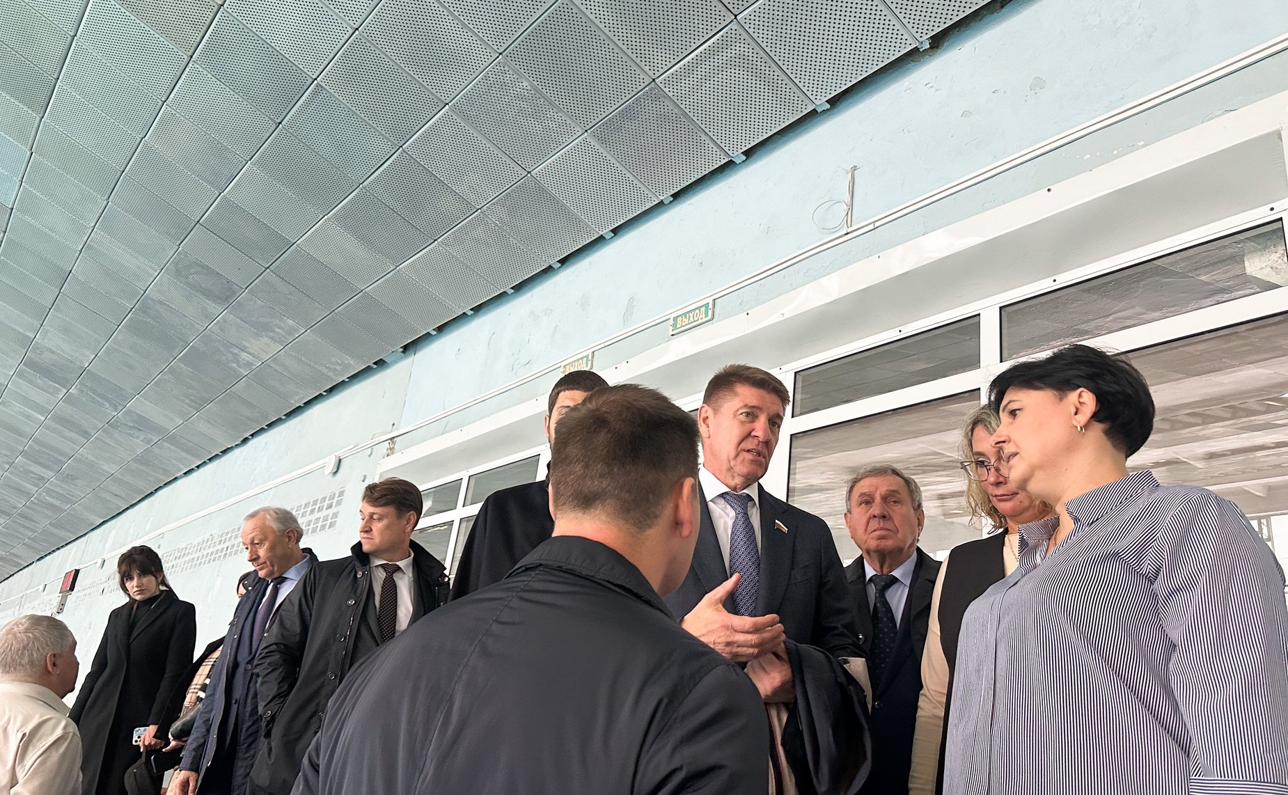 Сенаторы осмотрели плавательный бассейн «Темп»