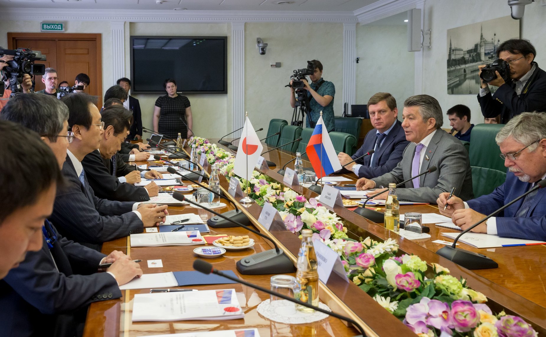 Встреча В. Озерова с делегацией Палаты Представителей Японии