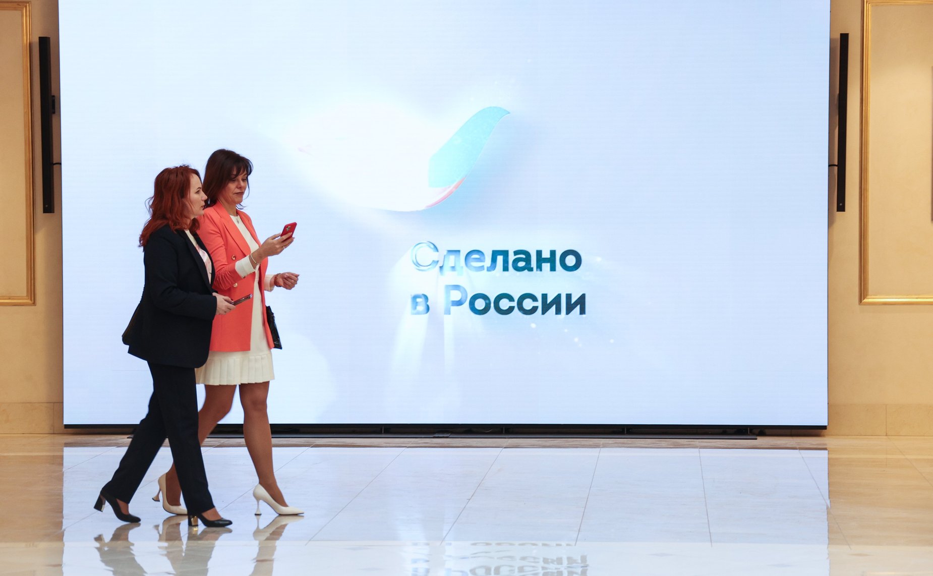 Валентина Матвиенко открыла в Совете Федерации выставку «Женская кооперация в международной торговле»