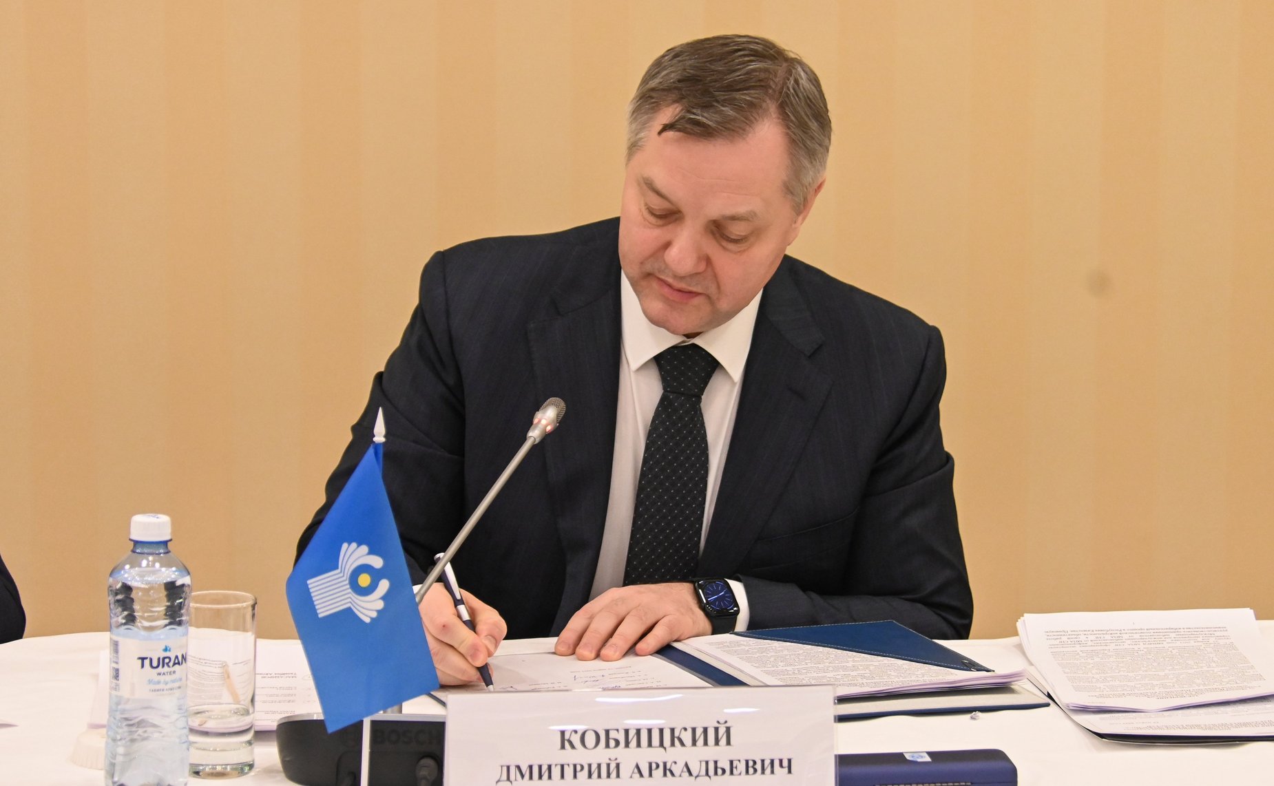 Сенаторы РФ приняли участие в наблюдении за проведением внеочередных выборов депутатов Мажилиса Парламента Республики Казахстан в составе миссий международных наблюдателей