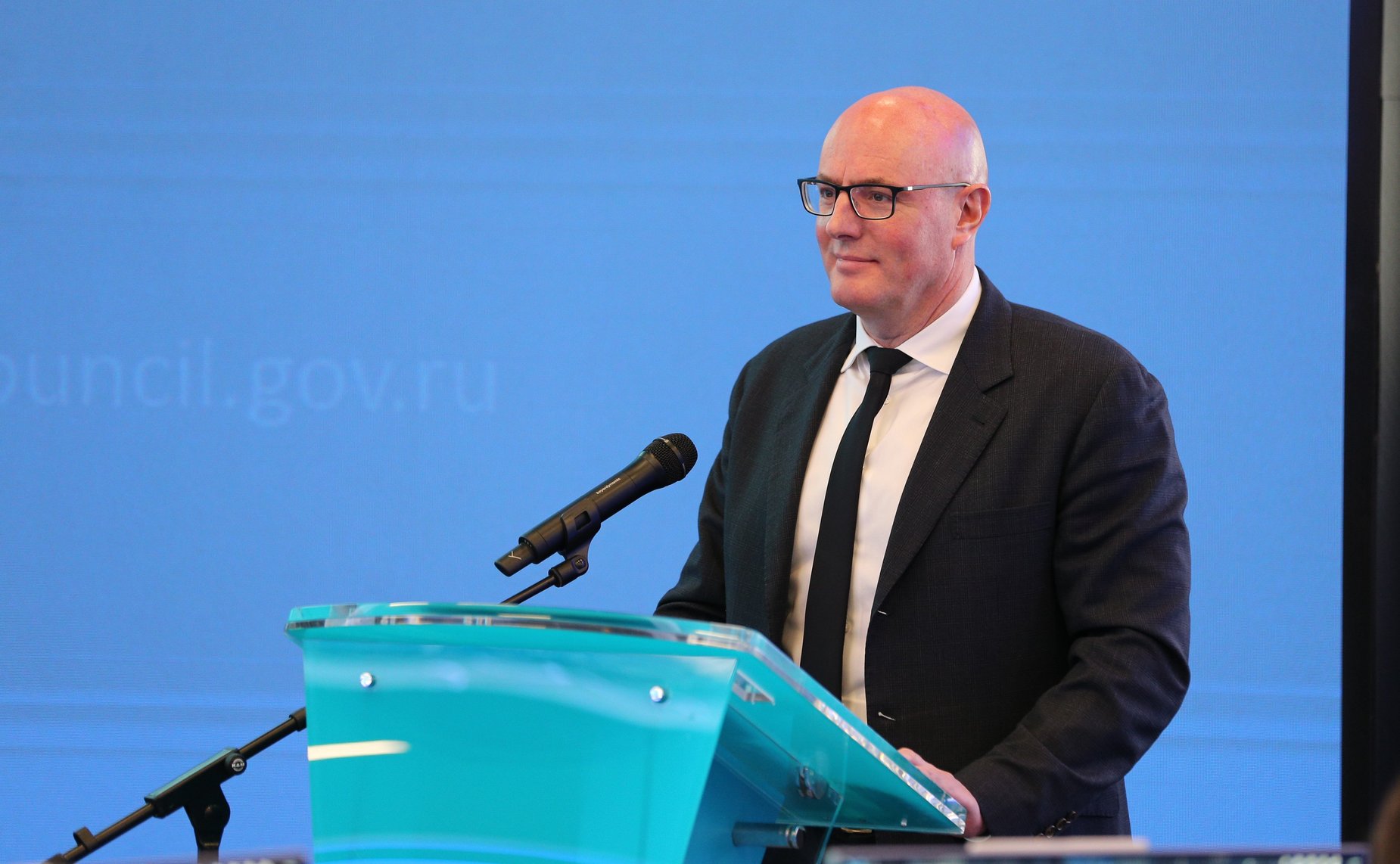 Дмитрий Чернышенко