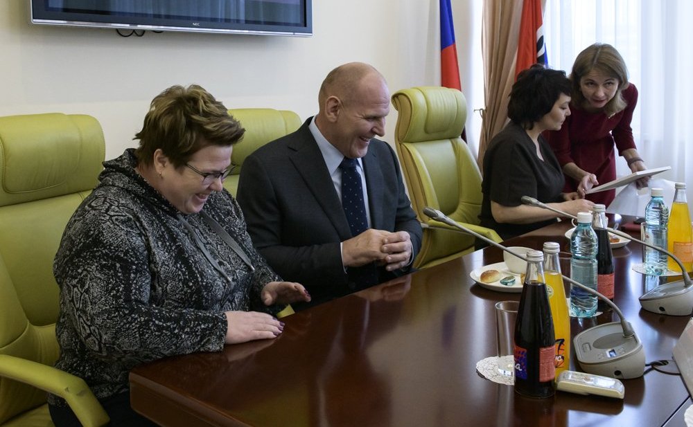 В Законодательном Собрании Новосибирской области наградили победителей VII Всероссийской детской творческой школы-конкурса в сфере развития и продвижения территорий «Портрет твоего края»