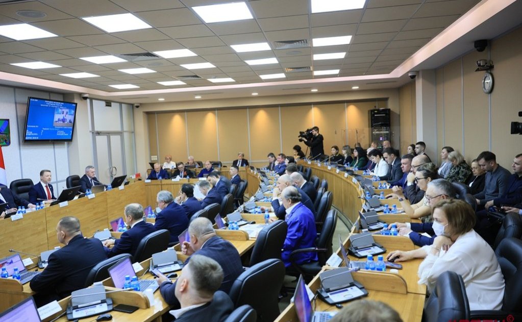 Людмила Талабаева приняла участие в заседании регионального парламента