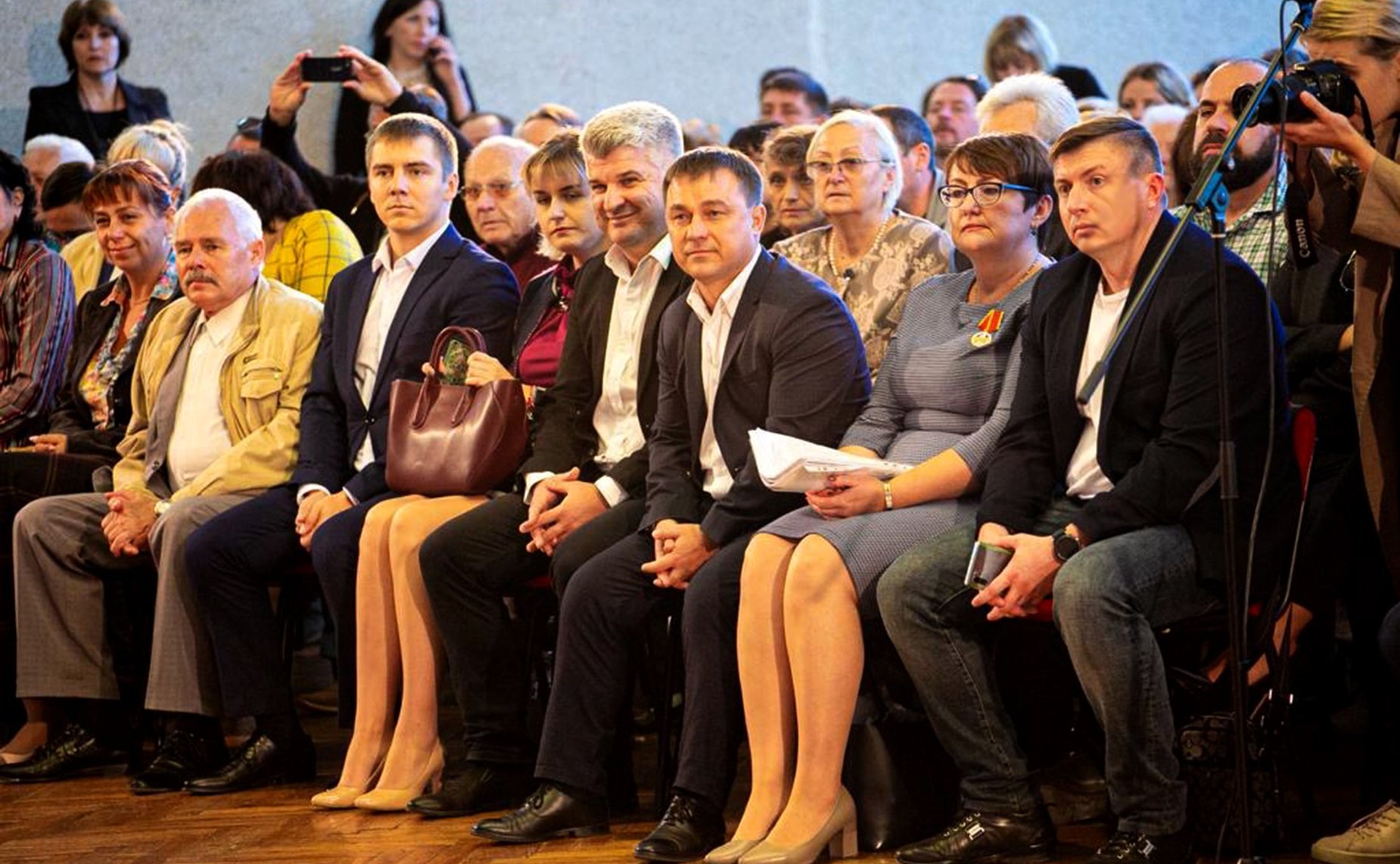 Встреча Екатерины Алтабаевой и временно исполняющего обязанности губернатора Севастополя Михаила Развожаева с жителями Гагаринского района