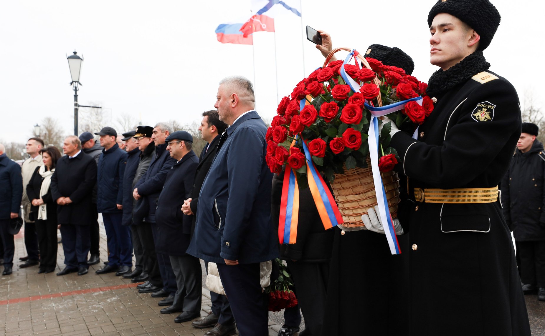 Сенаторы РФ приняли участие в торжественной церемонии открытия памятника Адмиралу флота Советского Союза Исакову Ивану Степановичу