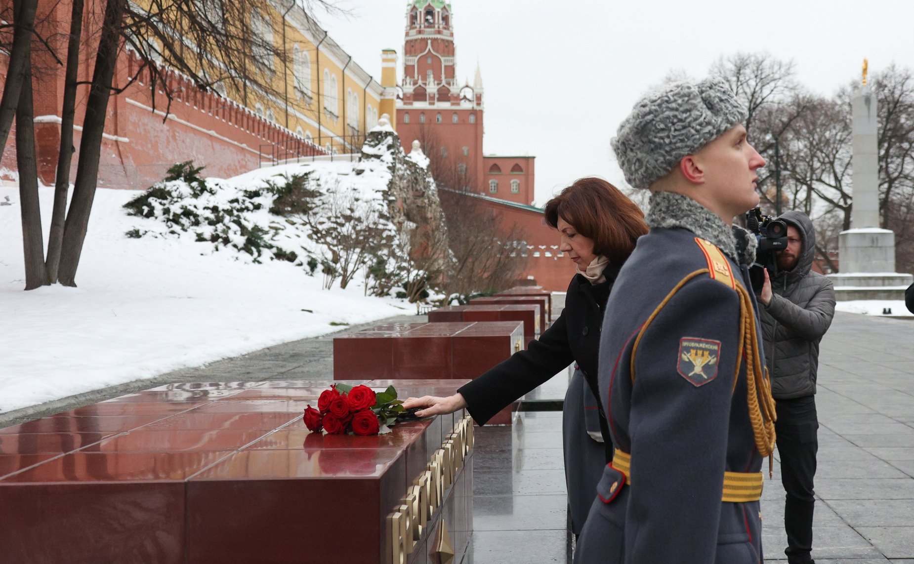 Возложение венка к могиле Неизвестного солдата у Кремлевской стены, памятникам знакам «Город-герой Минск», и «Брестская Крепость-герой»
