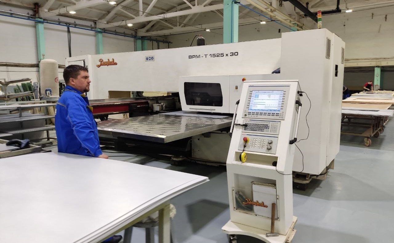 Николай Федоров посетил Шумерлинский комбинат автофургонов