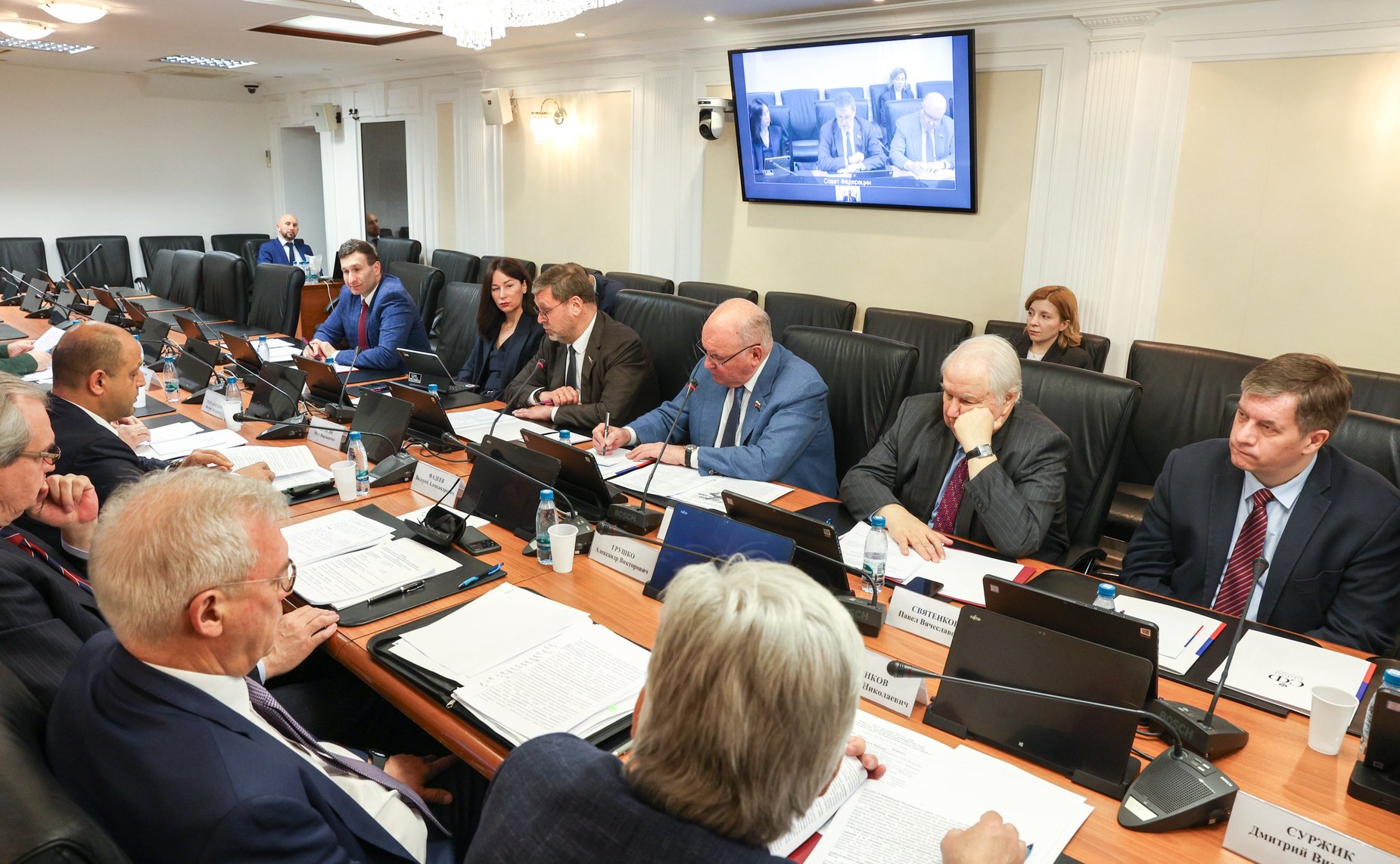 Круглый стол Комитета Совета Федерации по международным делам на тему «Объединенная Европа против России в 1941 и 2025 годах. 80-летие Великой Победы в актуальном внешнеполитическом контексте»