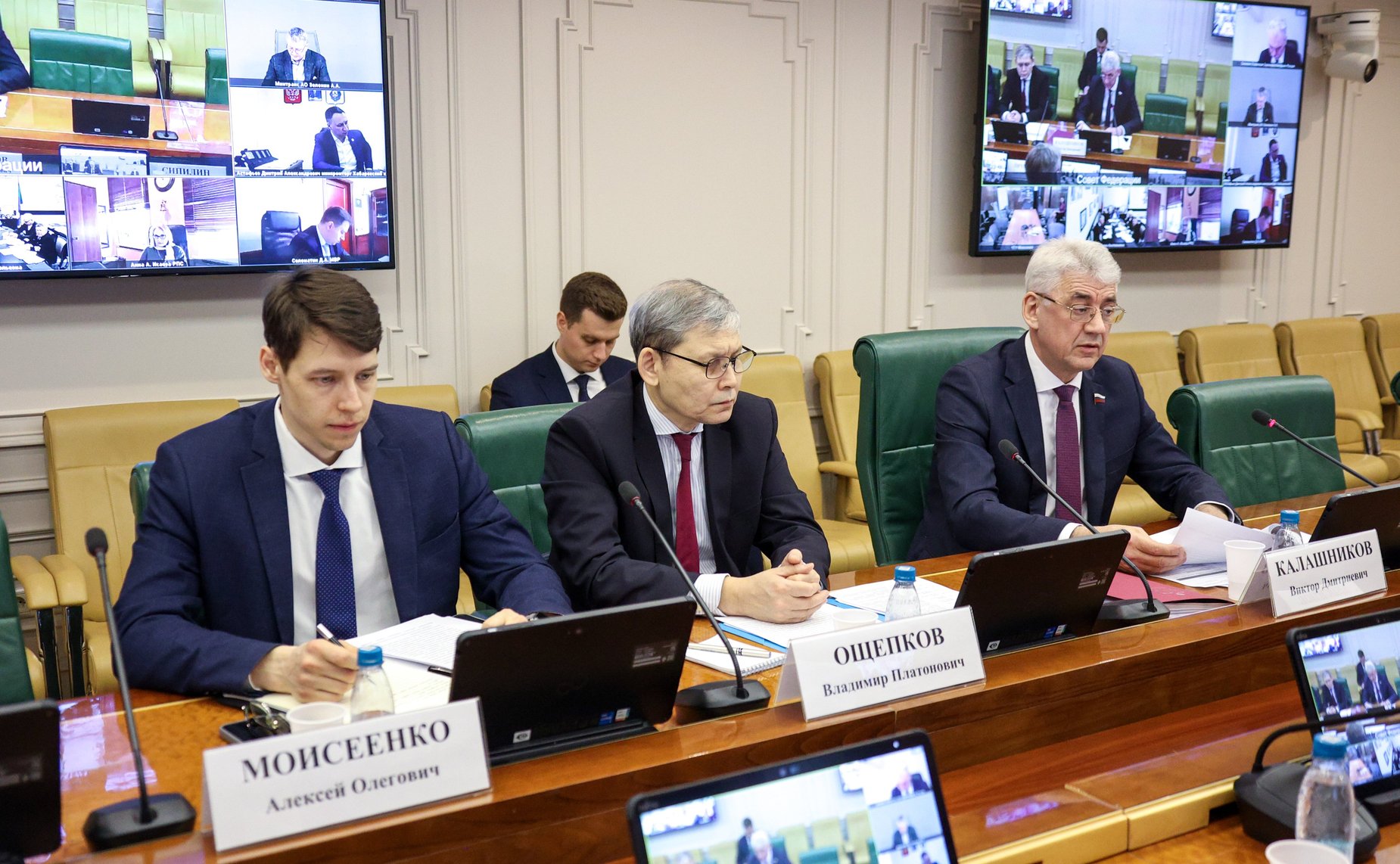 Совещание «Активизация трансграничного грузового судоходства, восстановление круизного сообщения, развитие пассажирского сообщения на реке Амур с организацией строительства судов и их ремонтного обслуживания»