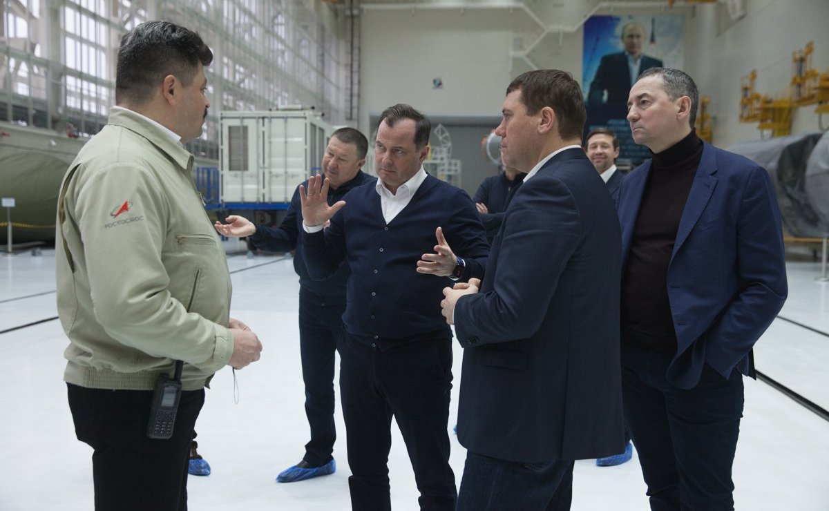 Делегация Совета Федерации во главе с председателем Комитета СФ по экономической политике Андреем Кутеповым, которая находится в Амурской области, посетила космодром Восточный