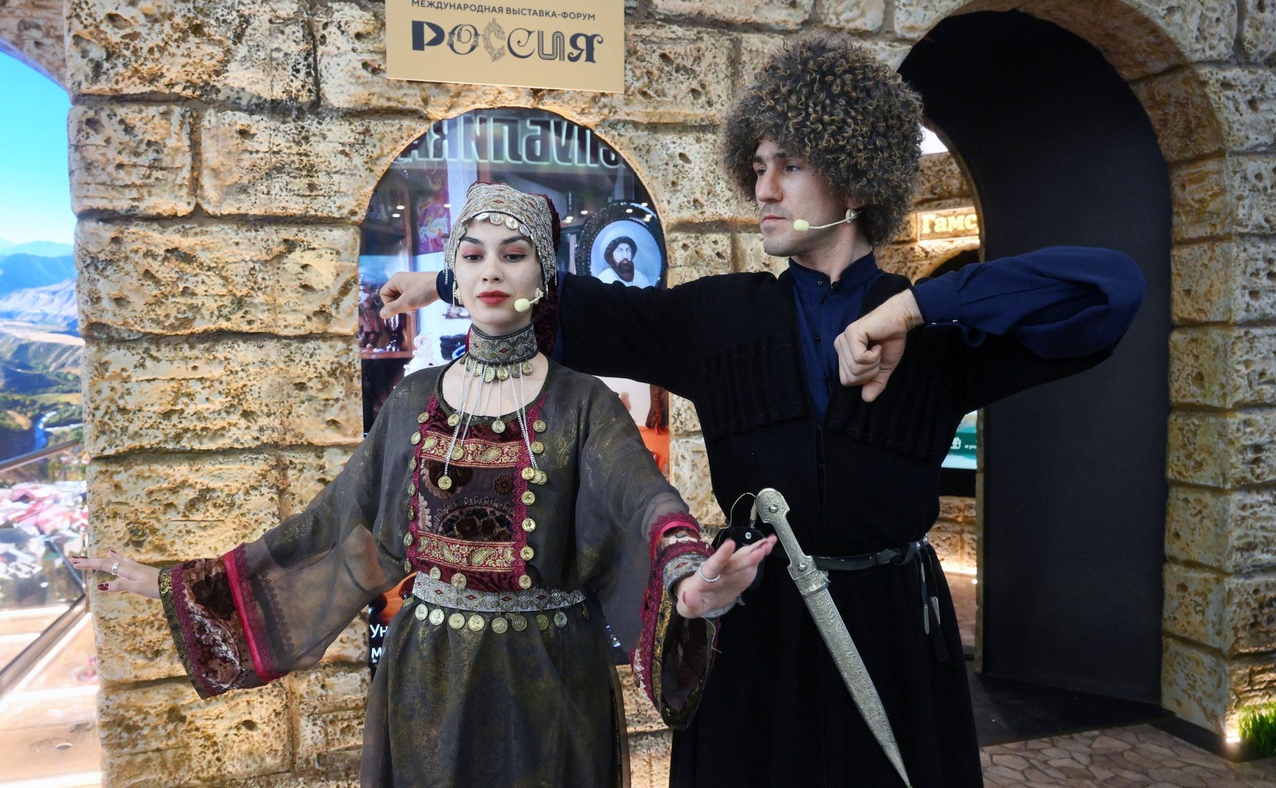 Екатерина Алтабаева посетила Международную выставку-форум «Россия» и приняла участие в открытии корабля-стенда, посвящённого Севастополю