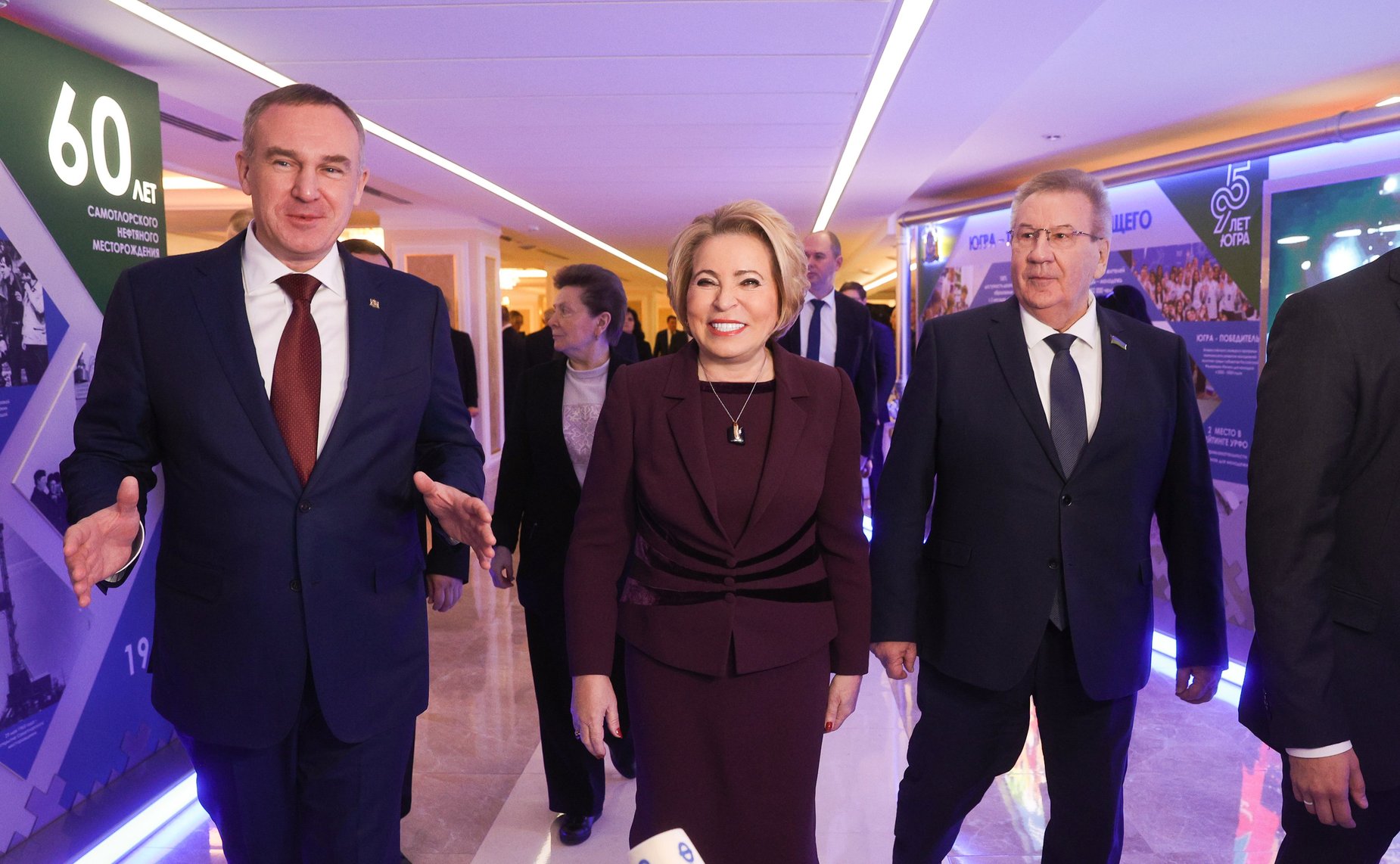 Валентина Матвиенко и Руслан Кухарук осмотрели выставку, посвященную истории и перспективным направлениям развития Ханты-Мансийского автономного округа – Югры